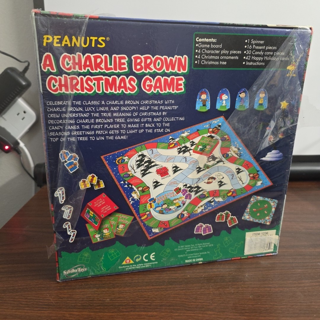 PEANUTS A Charlie Brown Christmas Board Game 2007 Sababa Toys New in Box