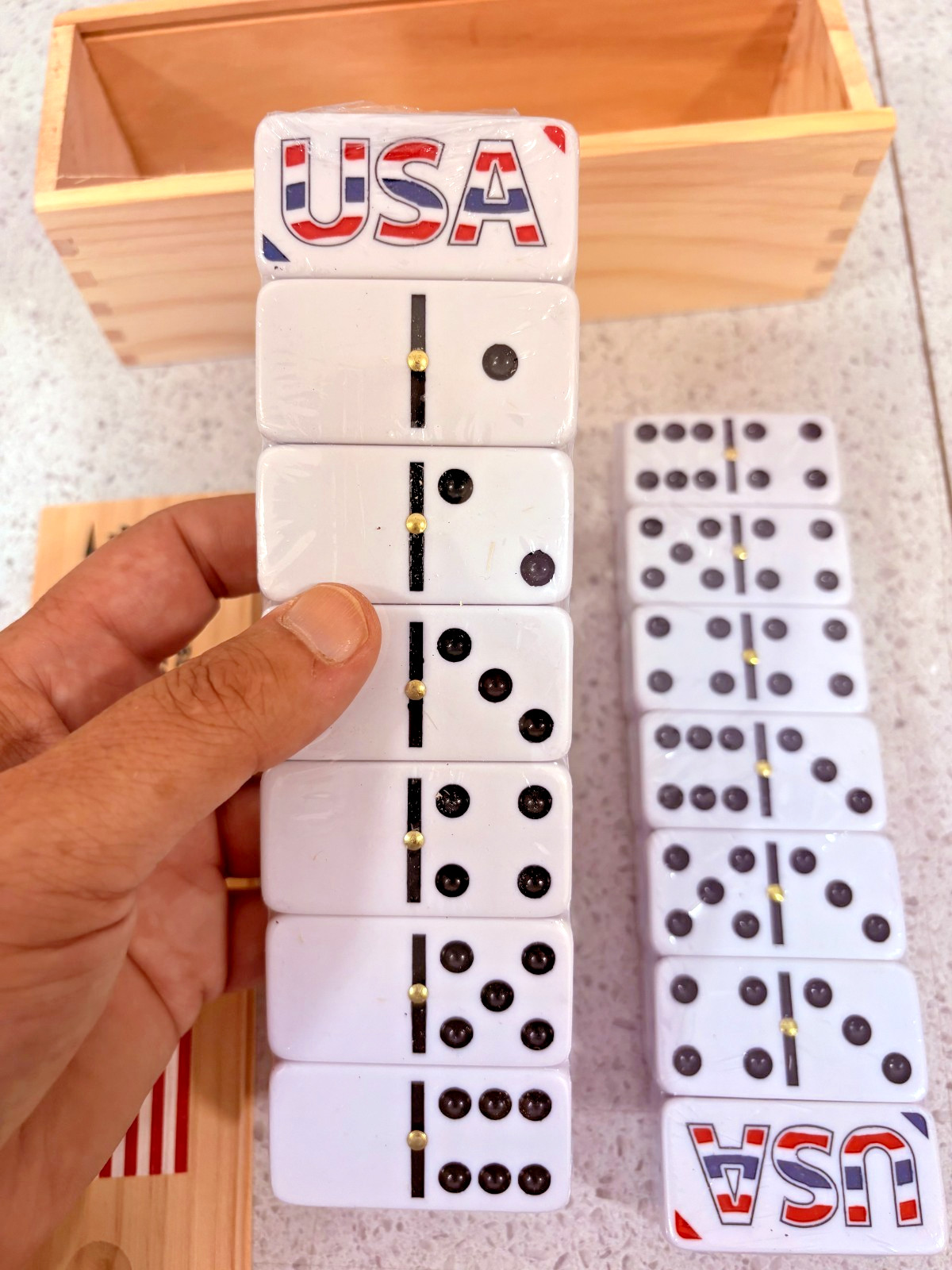 Domino Set of 28 Double Six Dominoes Wood Box Center Pins Easy Flip, FREE SHIP!