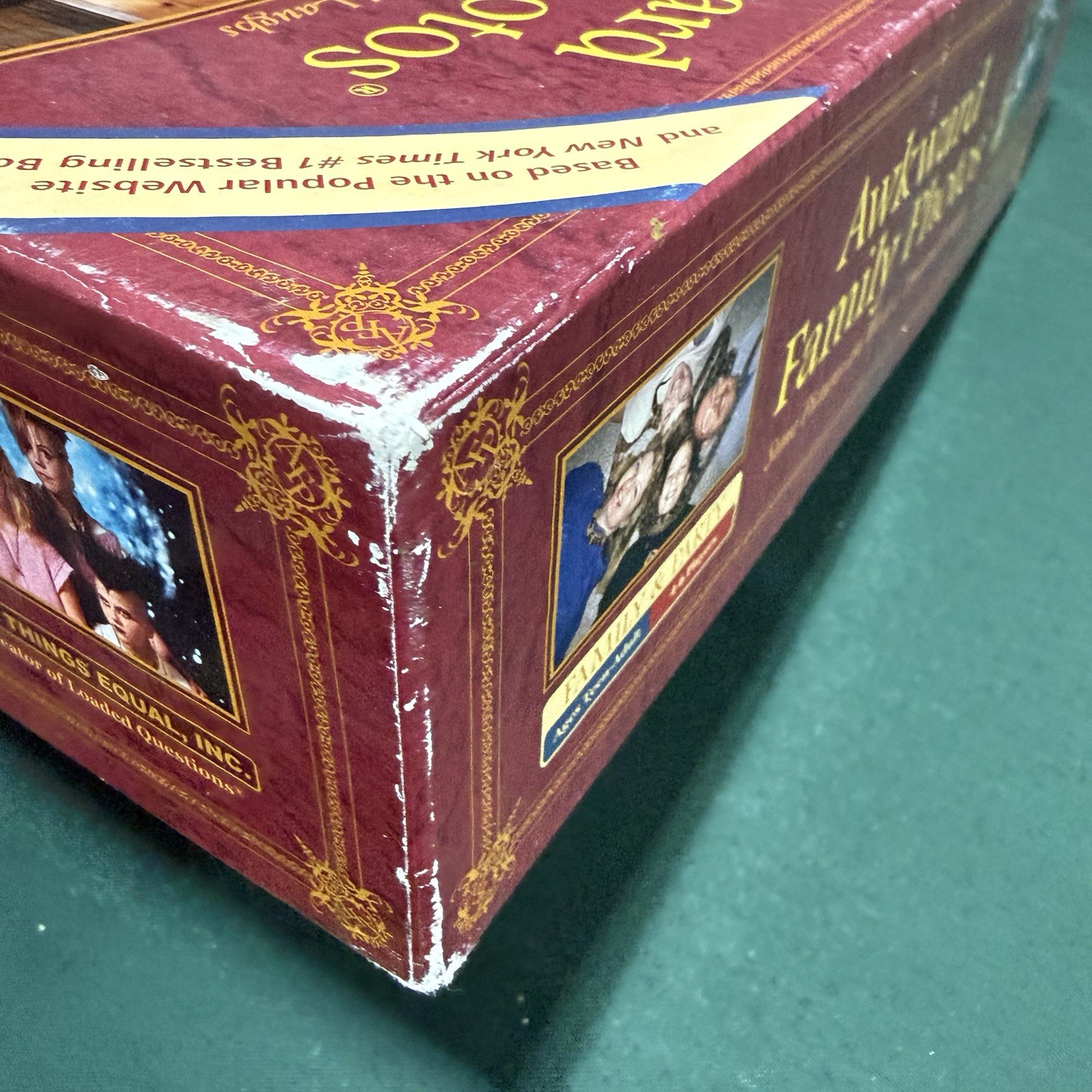 Awkward Family Photos Board Game Teen-Adult 4-6 Players Family and Party