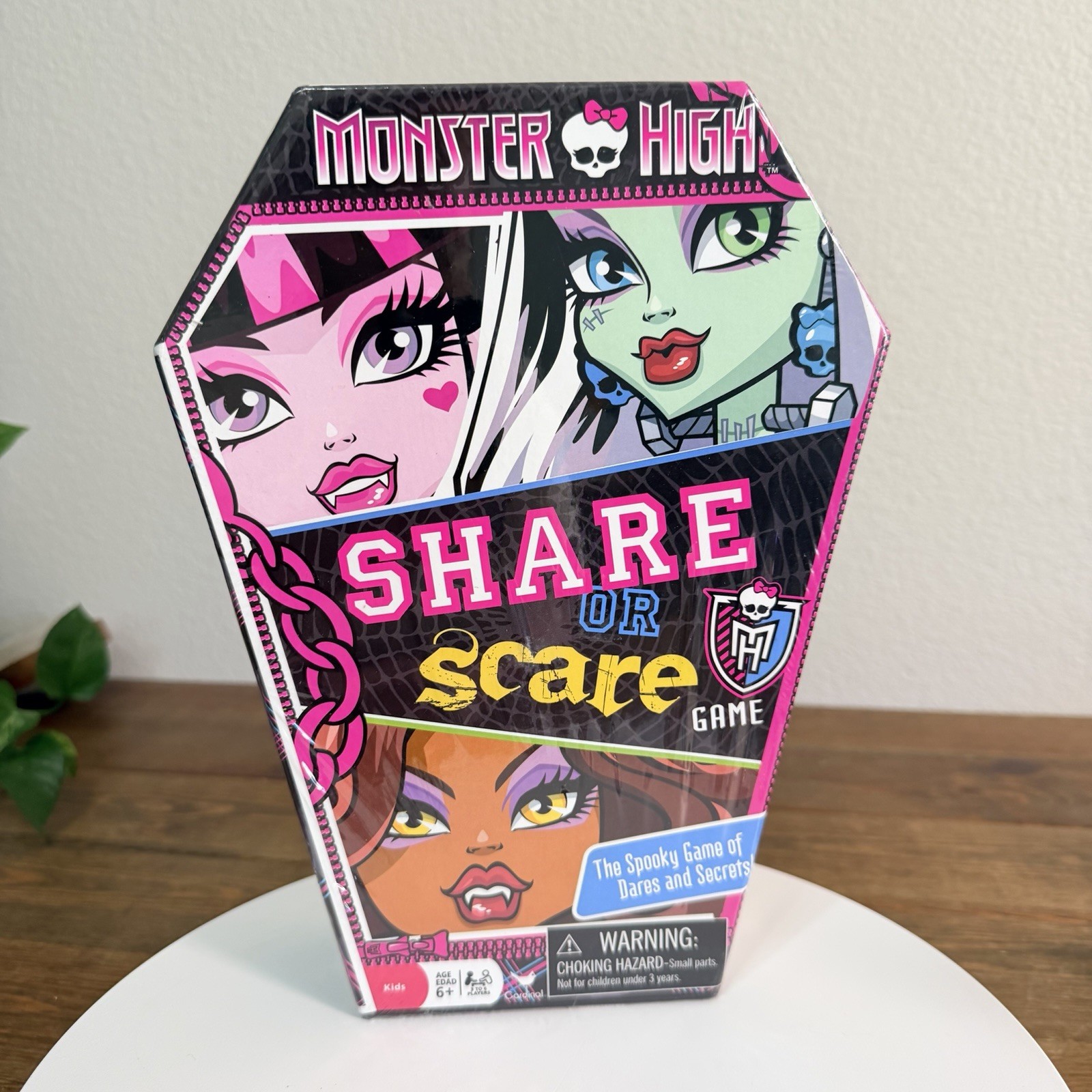 Monster High Share or Scare Game the spooky fun game of dares and secret