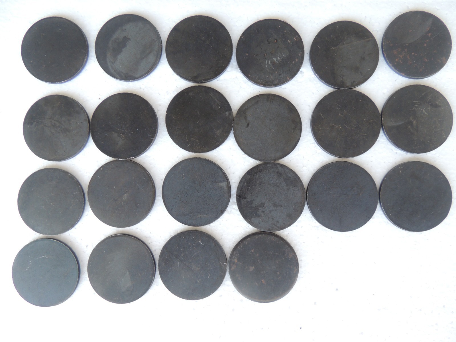 POGS SLAMMERS #SL-14 VINTAGE 90’S LOT OF 22 METAL 8-BALL YING-YANG C-PICS