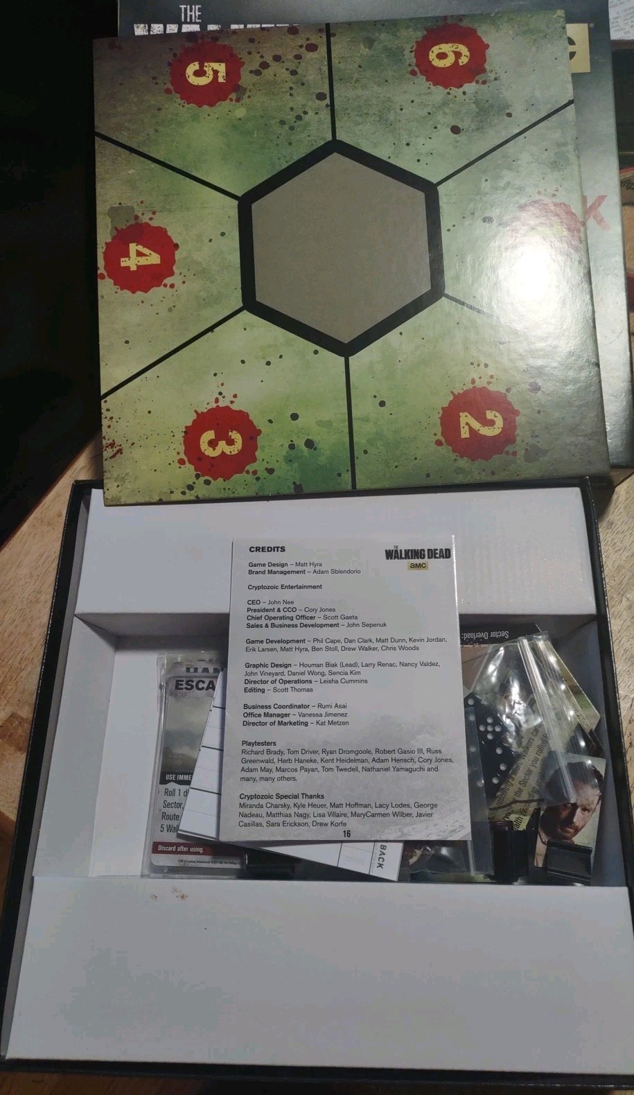 AMC The Walking Dead Don’t Look Back Dice Game Cryptozoic Complete