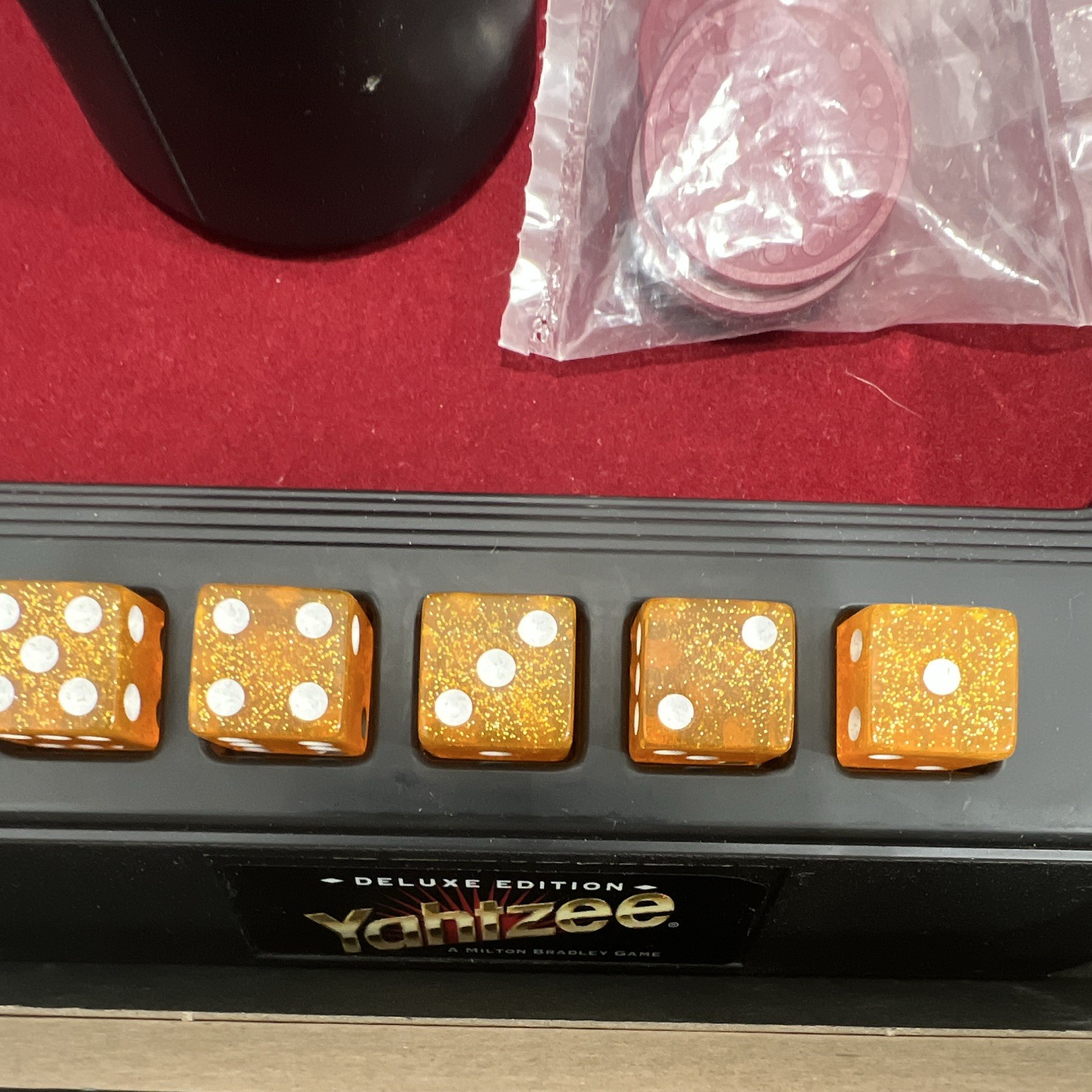 Milton Bradley Yahtzee Deluxe Edition Dice Game Set Tray Felt Insert Dice 1997