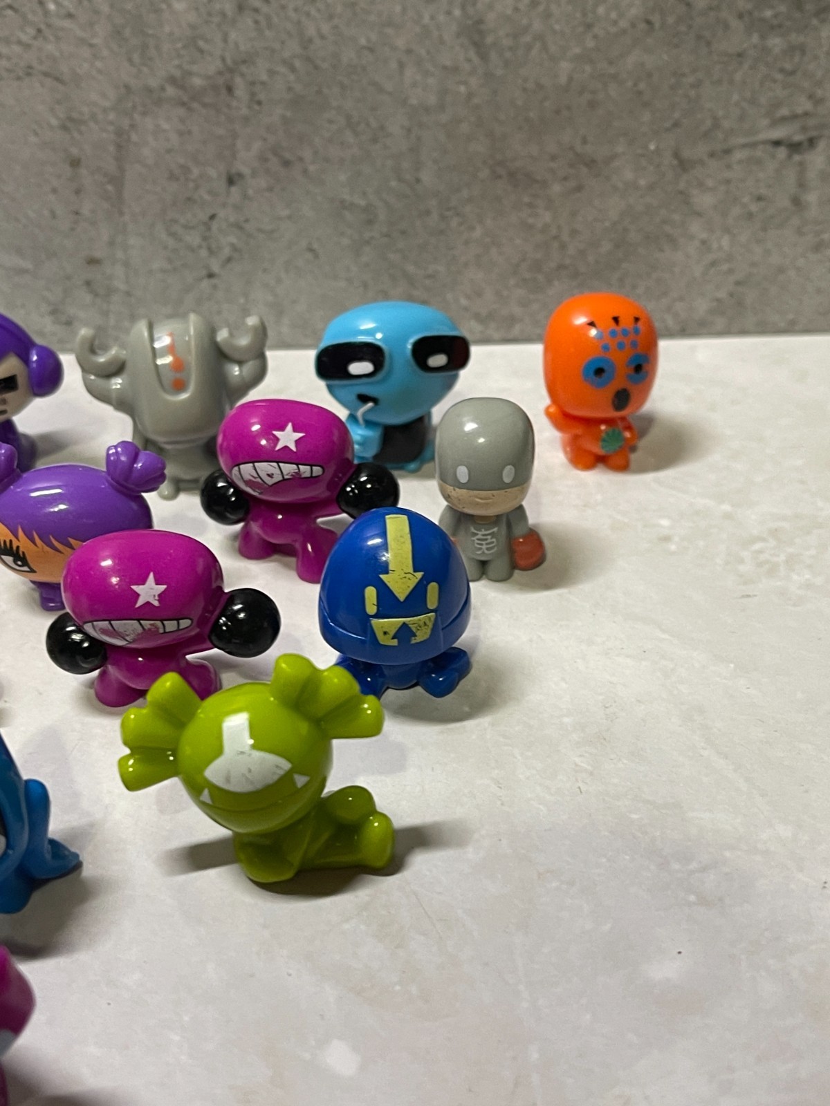 Vintage Crazy Bones Toys 19pc Lot Gogos mutants Monsters Misc Colors Vtg
