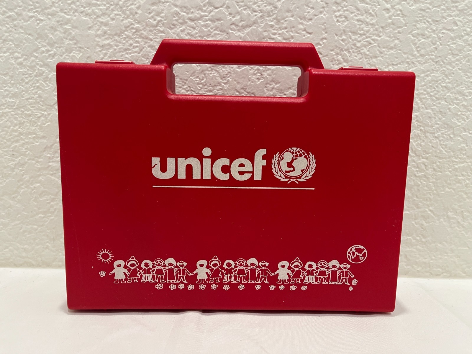 Rare Vtg UNICEF 20 Cube Puzzle Game Camel Tiger Zebra Bear Seal Dolphin Case