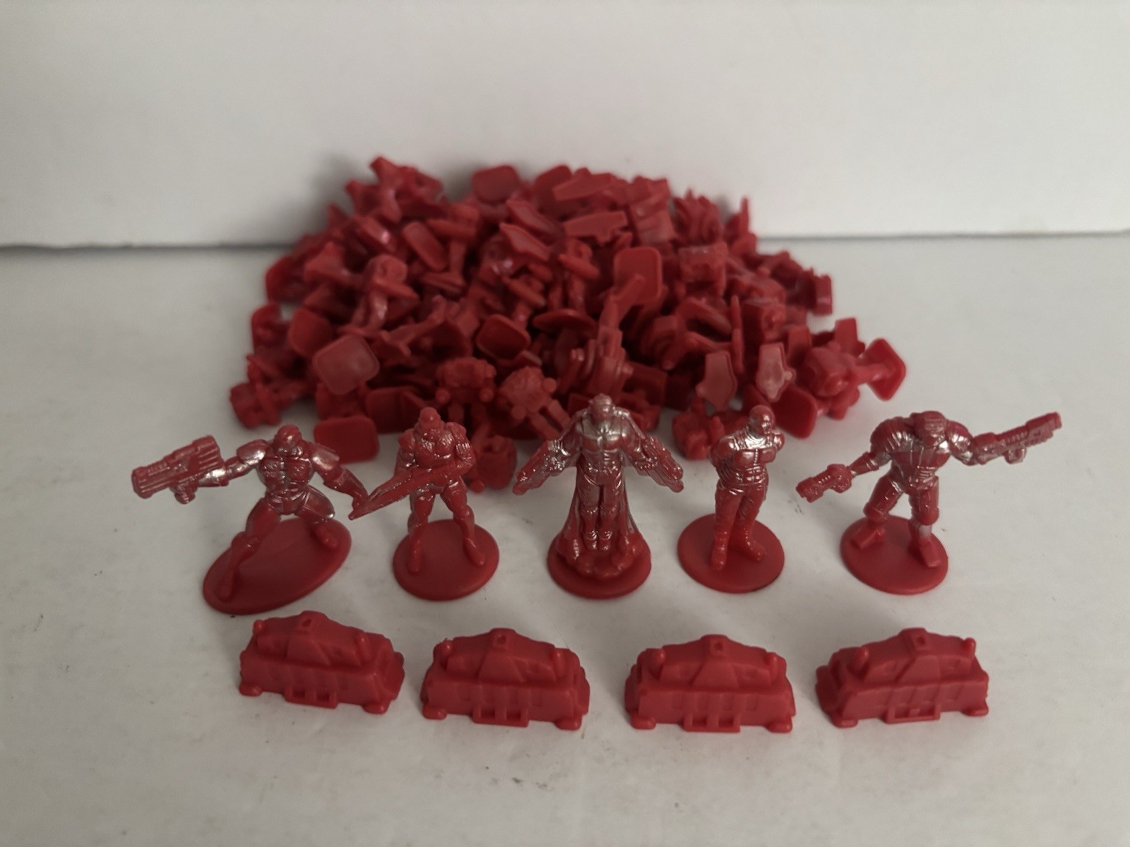 Risk 2210 AD Avalon Hill 2001 – Replacement Red Commanders Station Army Pieces