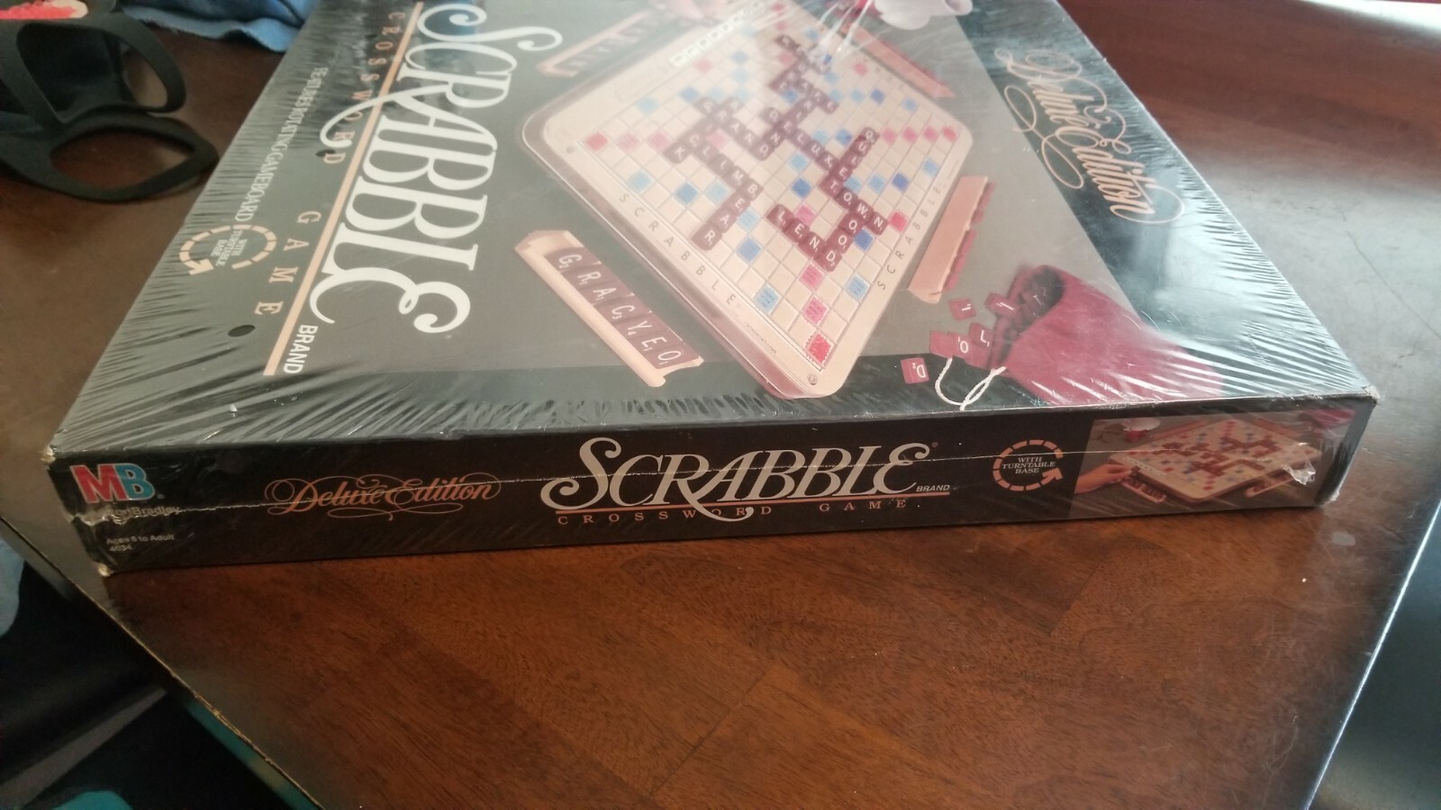 Milton Bradley 4034 Scrabble Deluxe Edition Board Game