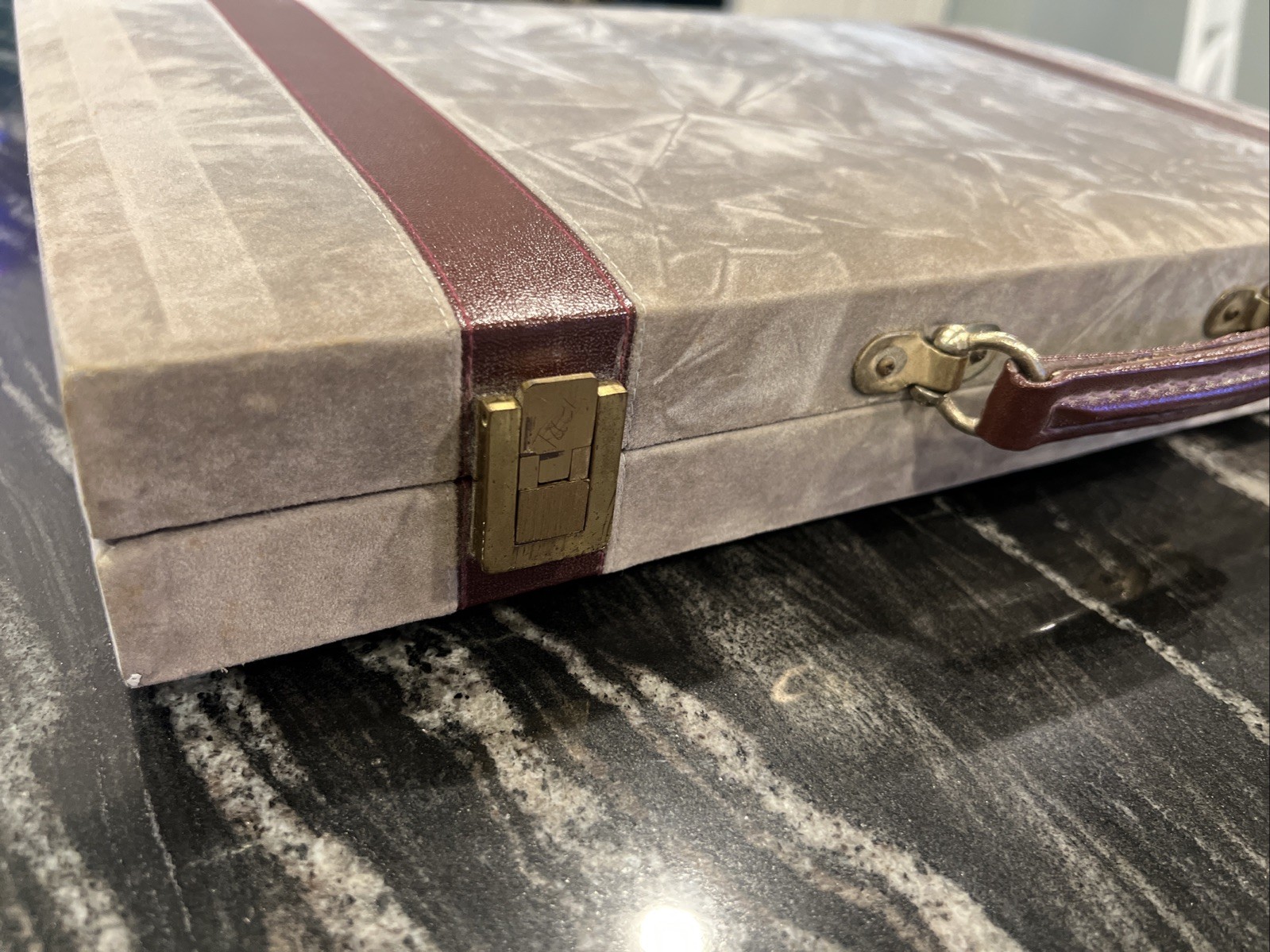 Aries of Beverly Hills Vintage Backgammon Set Gray and Red Travel Case Complete