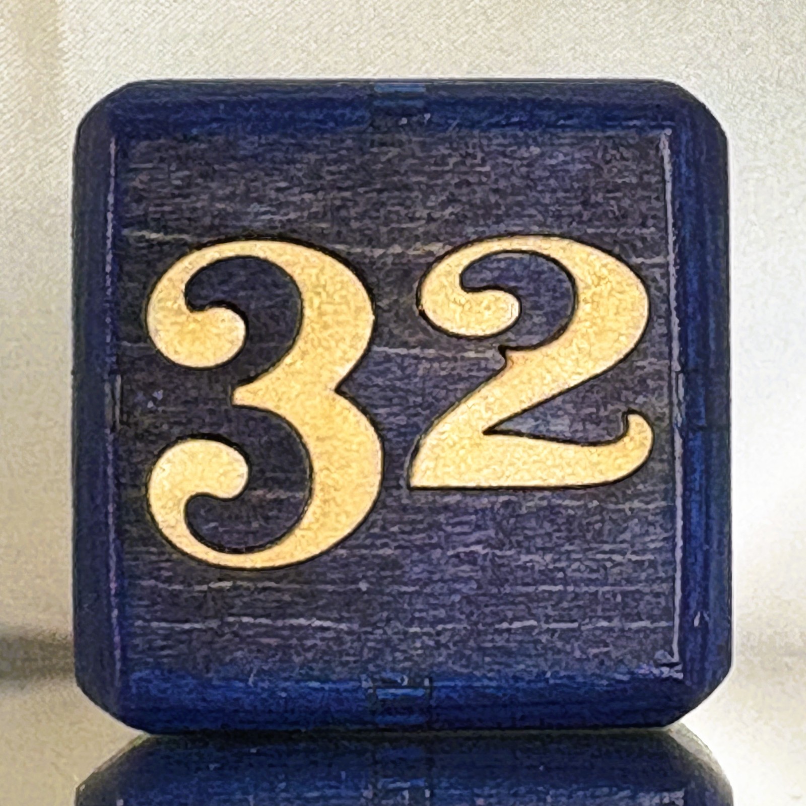 Stellar Sands – Light Across the Dunes – Backgammon Doubling Cube 36mm