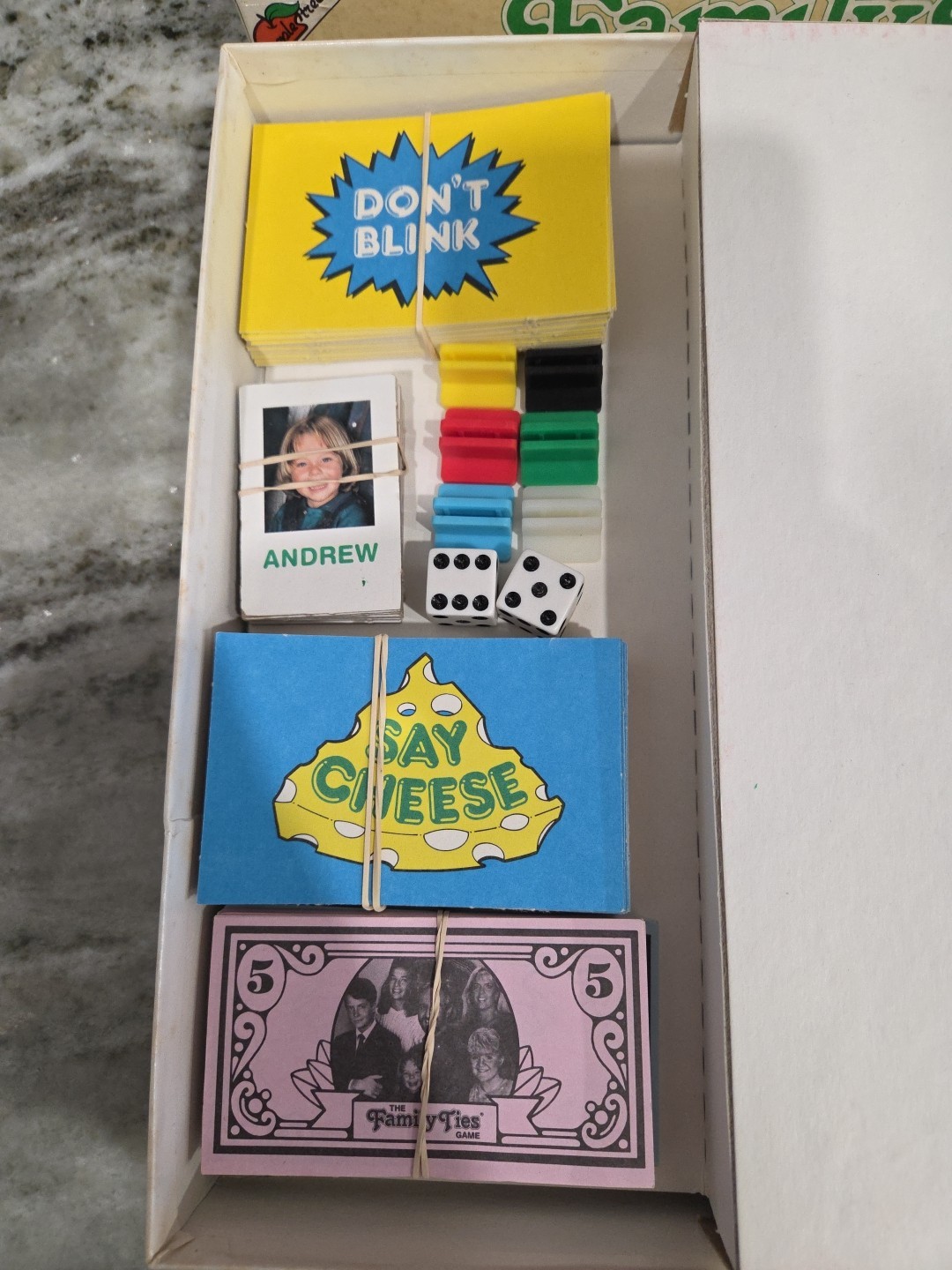 1980’s THE FAMILY TIES GAME Family Board Game Apple Street 87-300 Paramount Pics