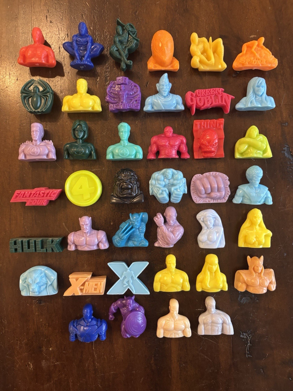 ALL SOLID COLOR COMPLETE SET Gogos Crazy Bones European 2006 MARVEL HEROES