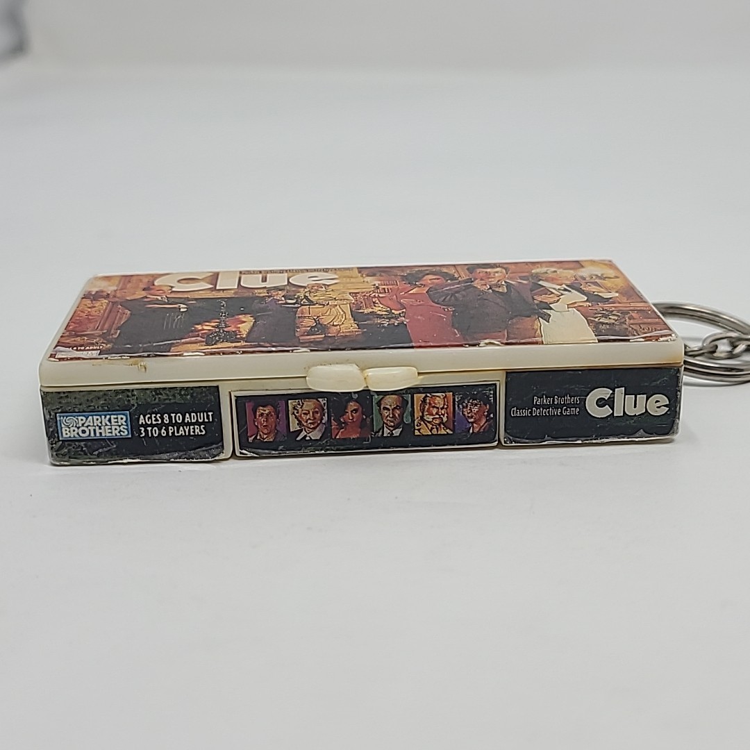 Vintage Clue Mini Travel Game Keychain Parker Brothers Hasbro 1998 Complete