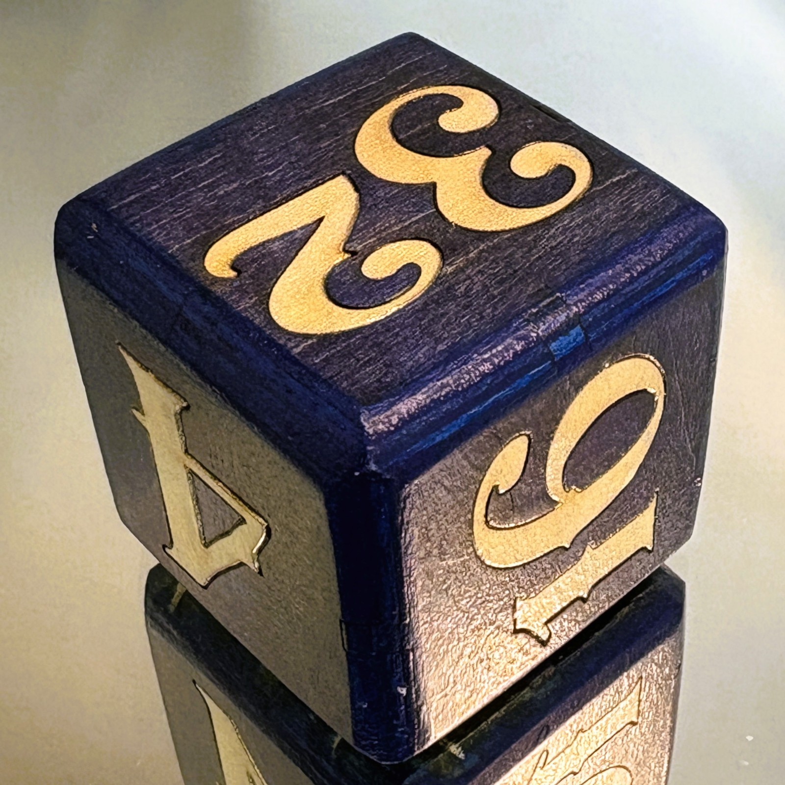 Stellar Sands – Light Across the Dunes – Backgammon Doubling Cube 36mm