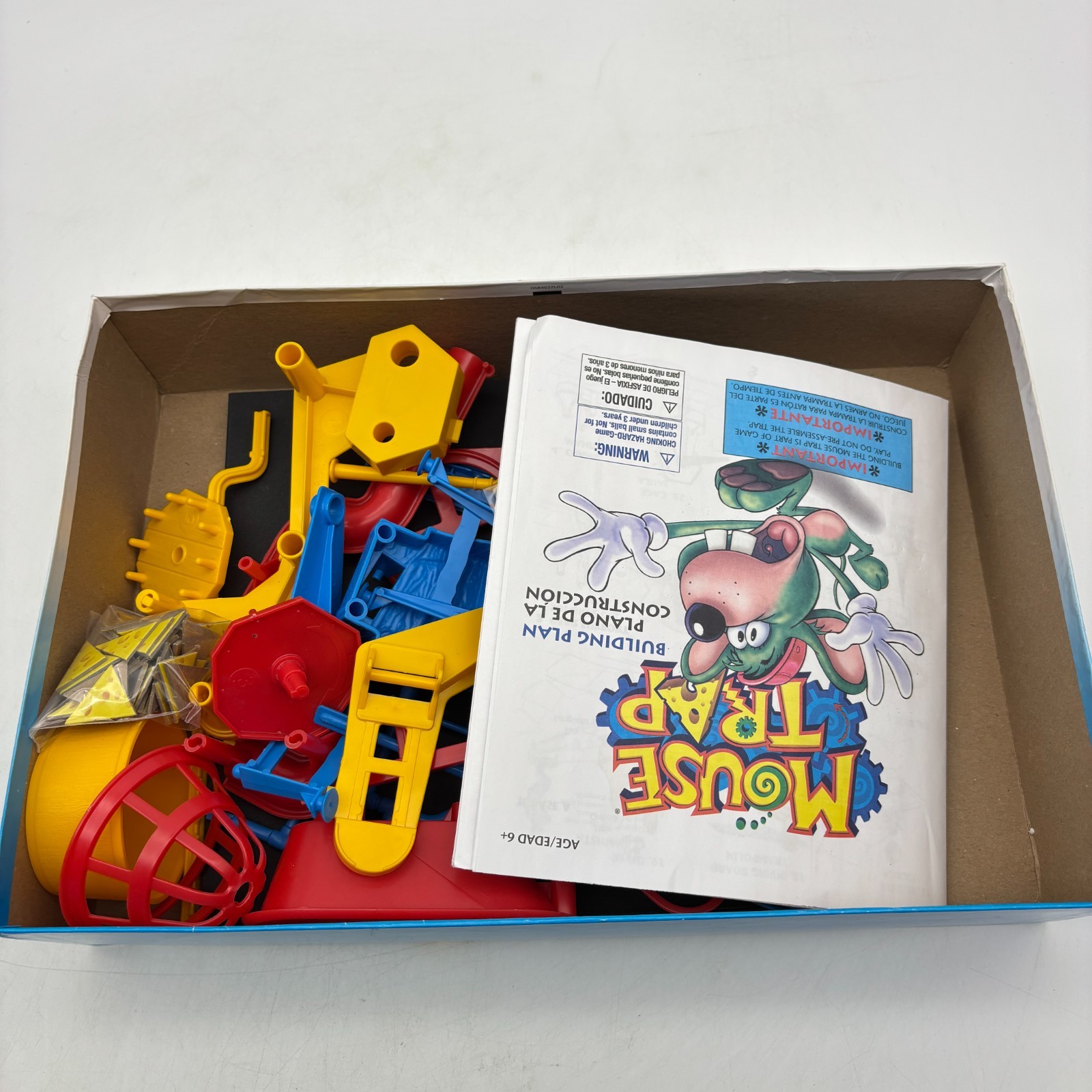 VINTAGE Mouse Trap COMPLETE Milton Bradley 2005 Classic Board Game Kids Family