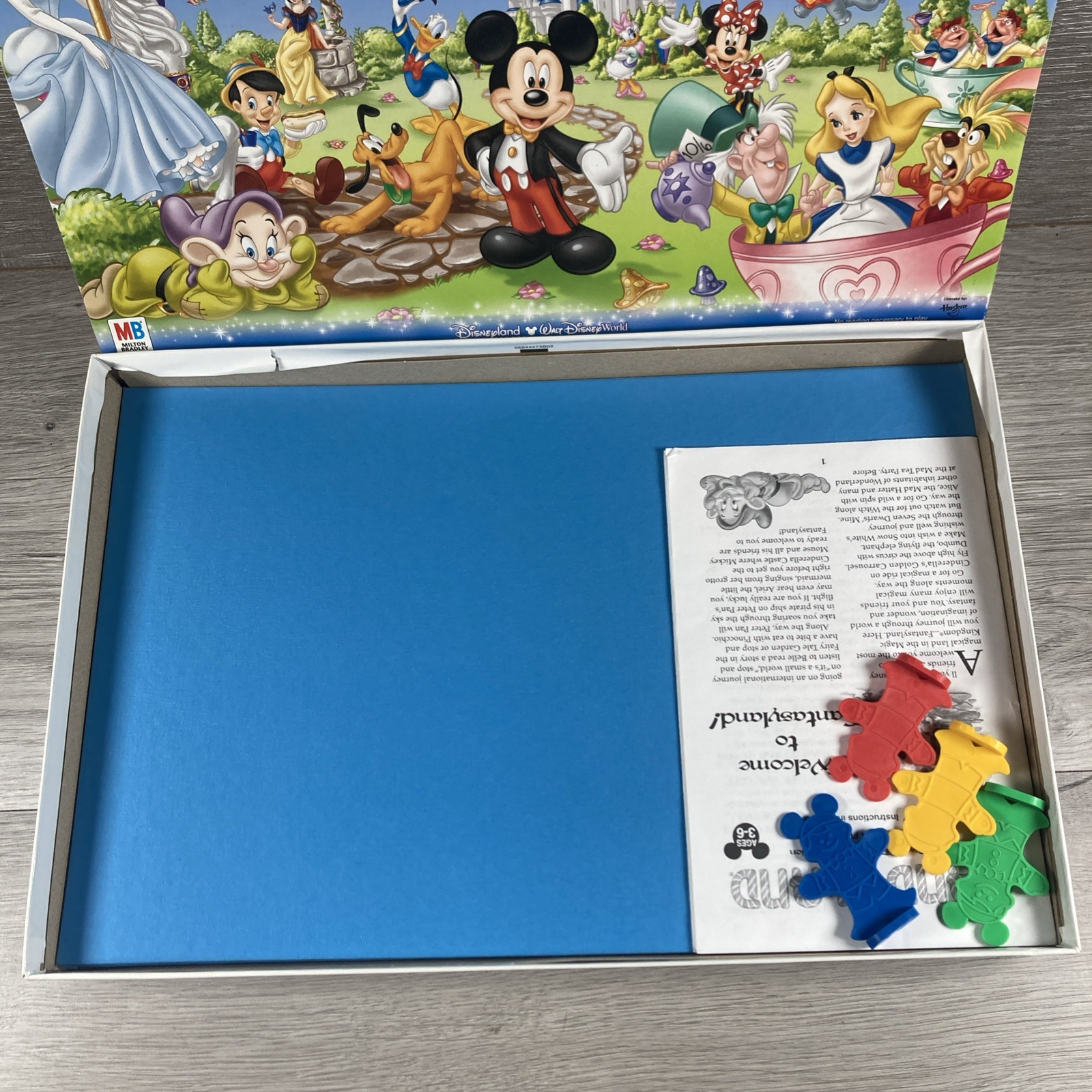 MB 2009 Hasbro Candy Land the Disney Theme Park Edition Game *used* complete