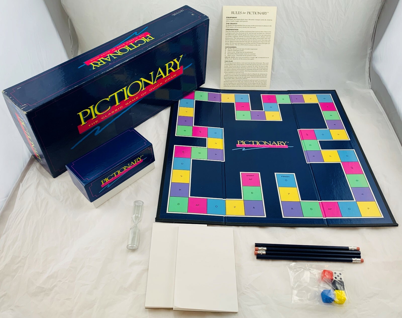 Pictionary Updated for the 90’s Game Complete in Good Condition FREE SHIPPING