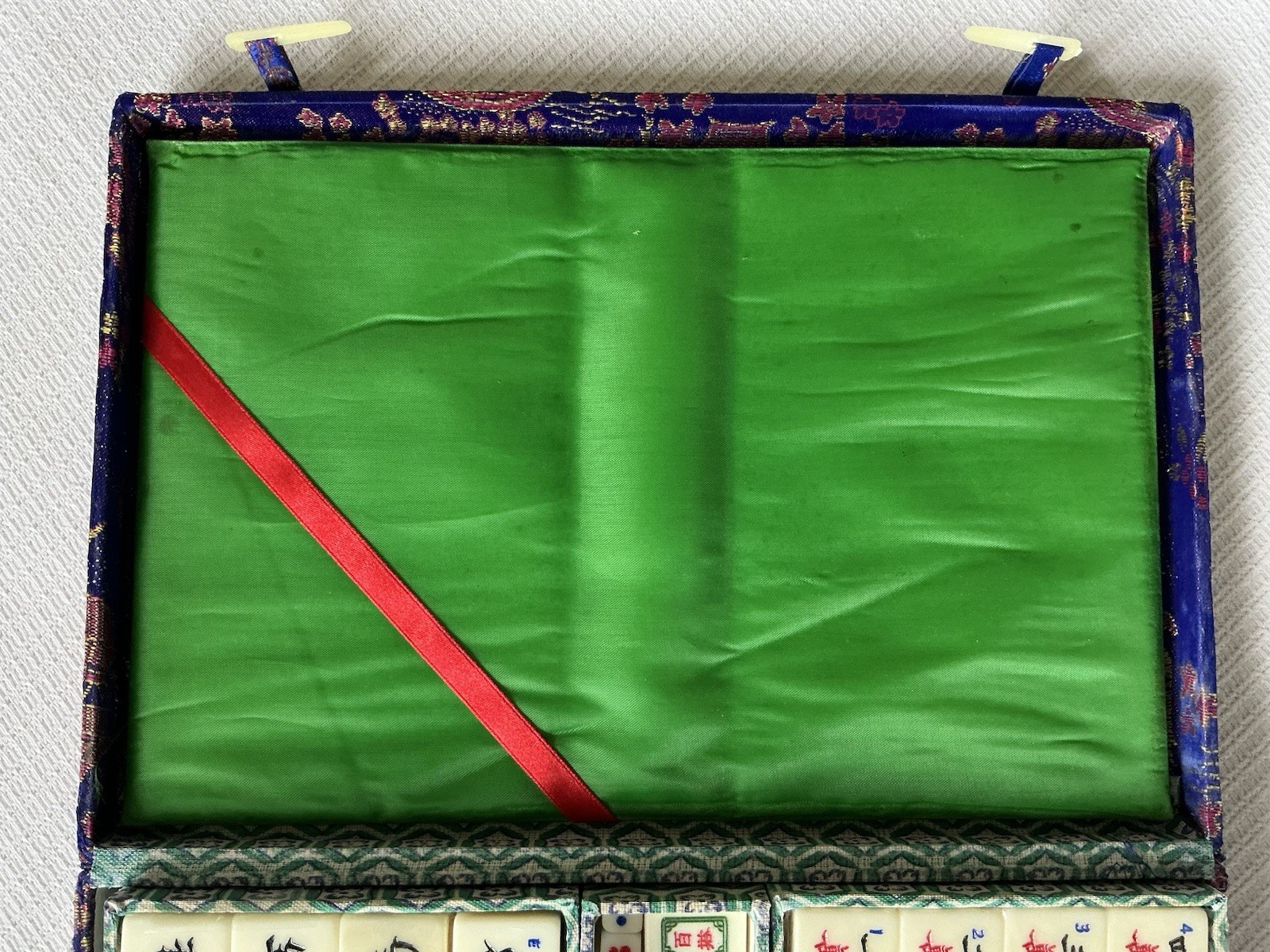 Vintage MCM Chinese Mah Jong Mah-Jongg Tile Game in Silk Case NEW Tiles READ