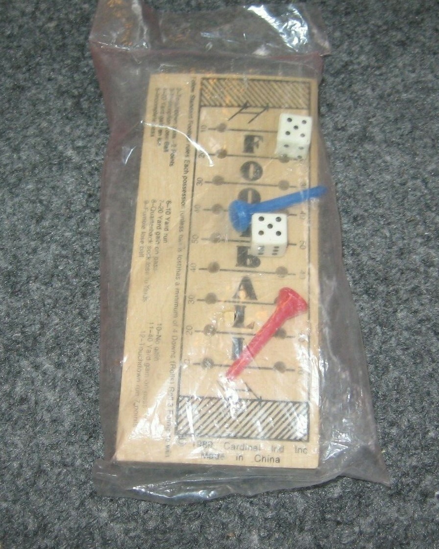 Vintgage 1989 CARDINAL Industries WOOD FOOTBALL Peg Dice Board GAME COMPLETE
