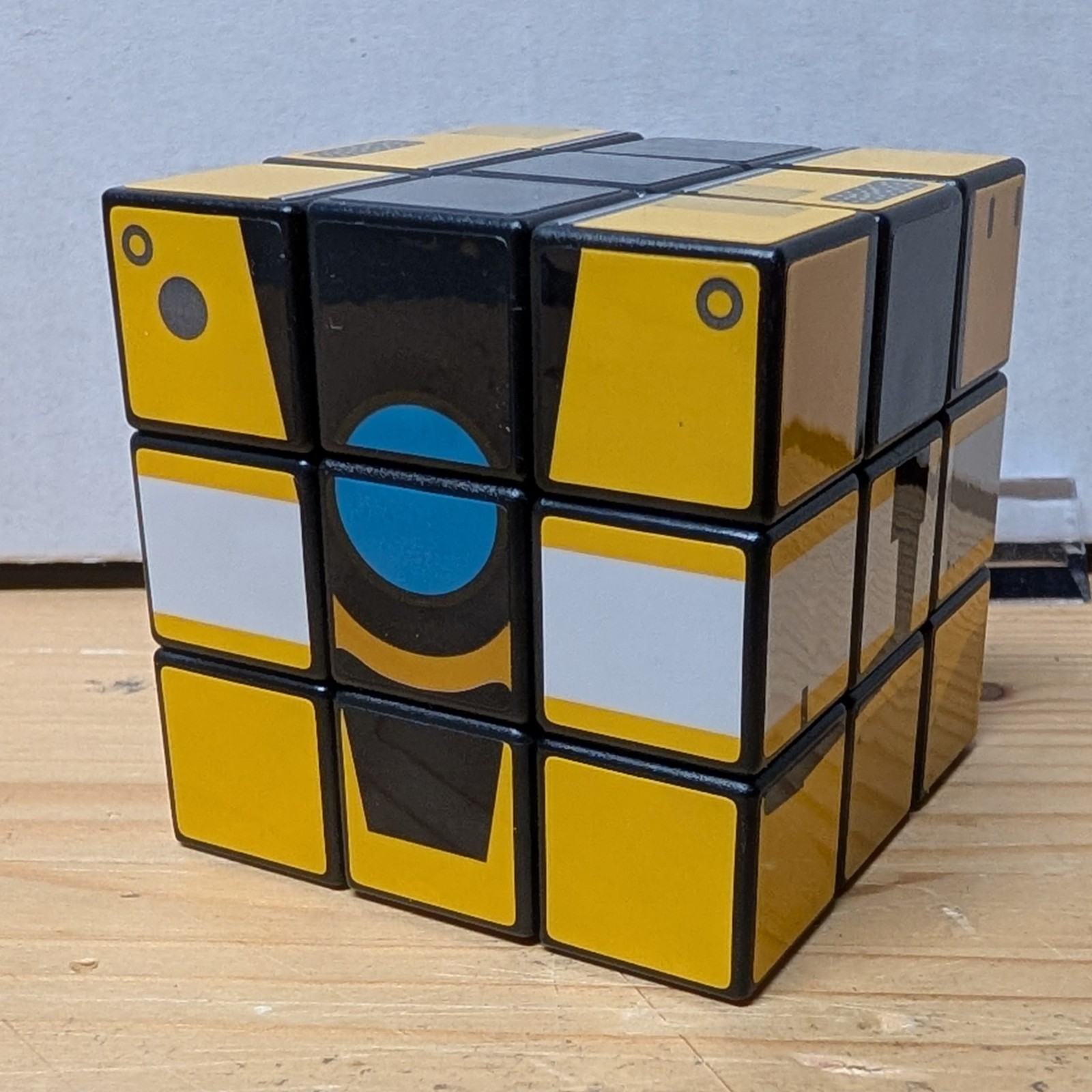 Rubiks Cube BORDERLANDS Claptrap Magic Cube Original Rubiks License Magic Cube