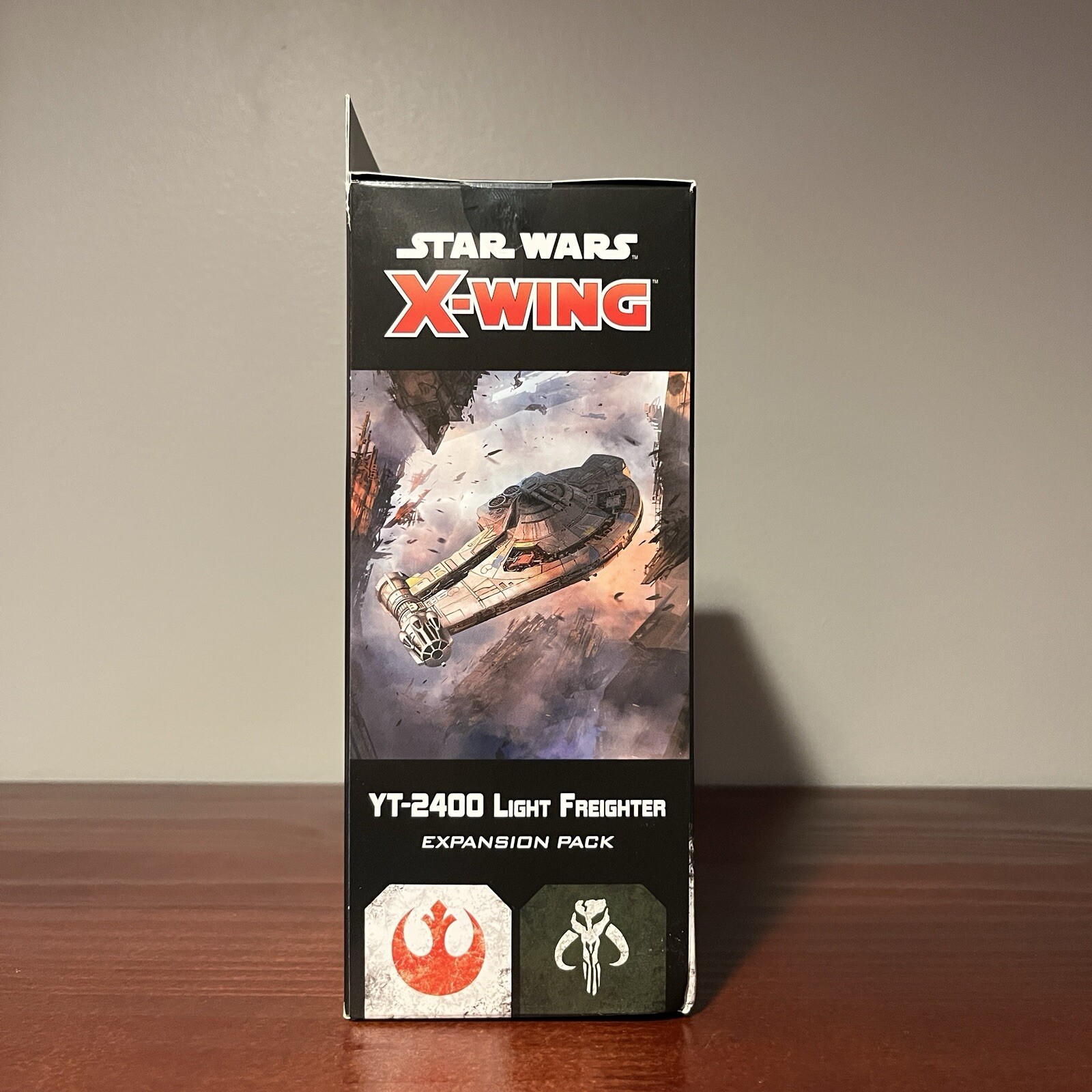 Star Wars X-Wing Miniatures Game – YT-2400 Light Freighter Expansion Pack