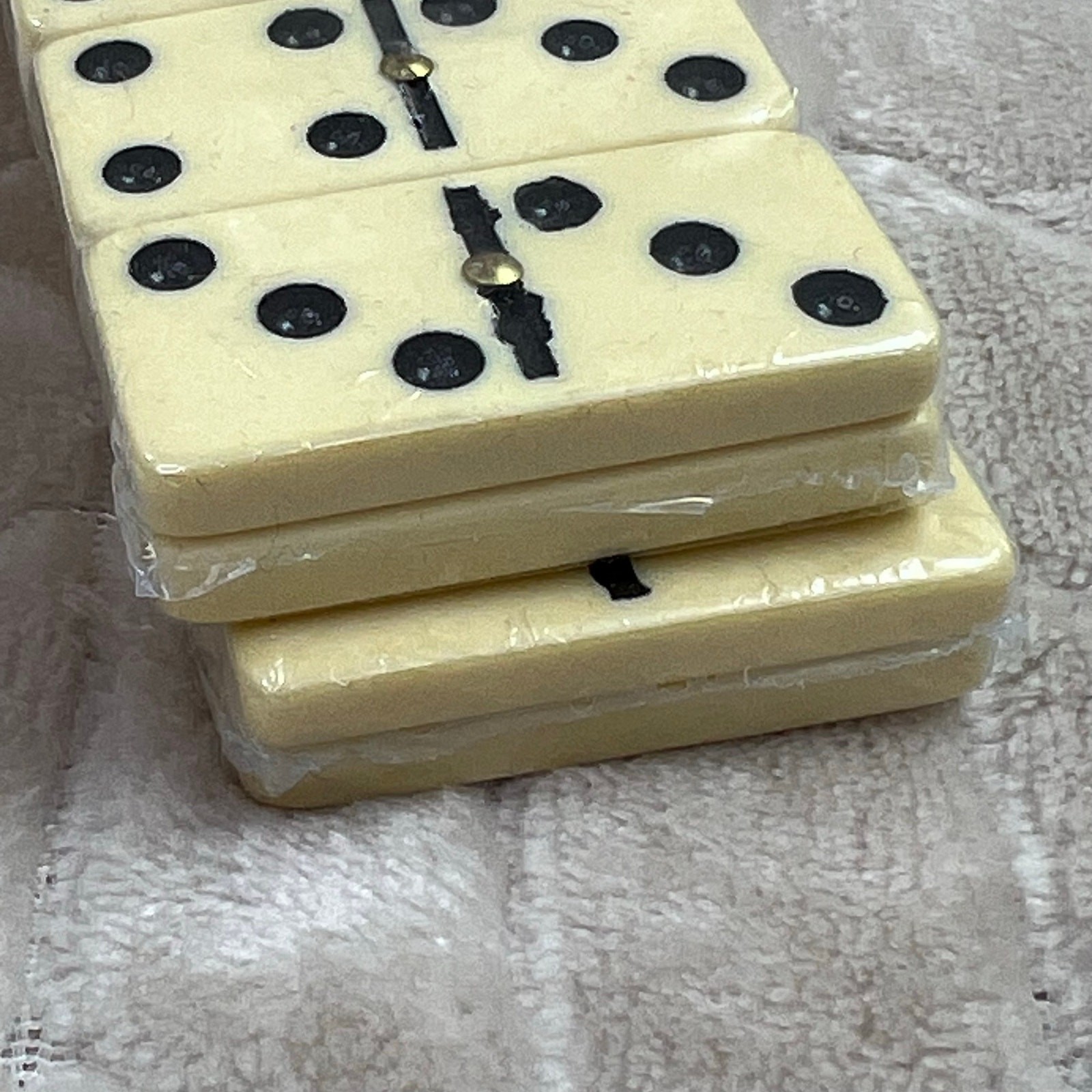 NOS Dominoes 28 Piece Single Sided Table Game Set