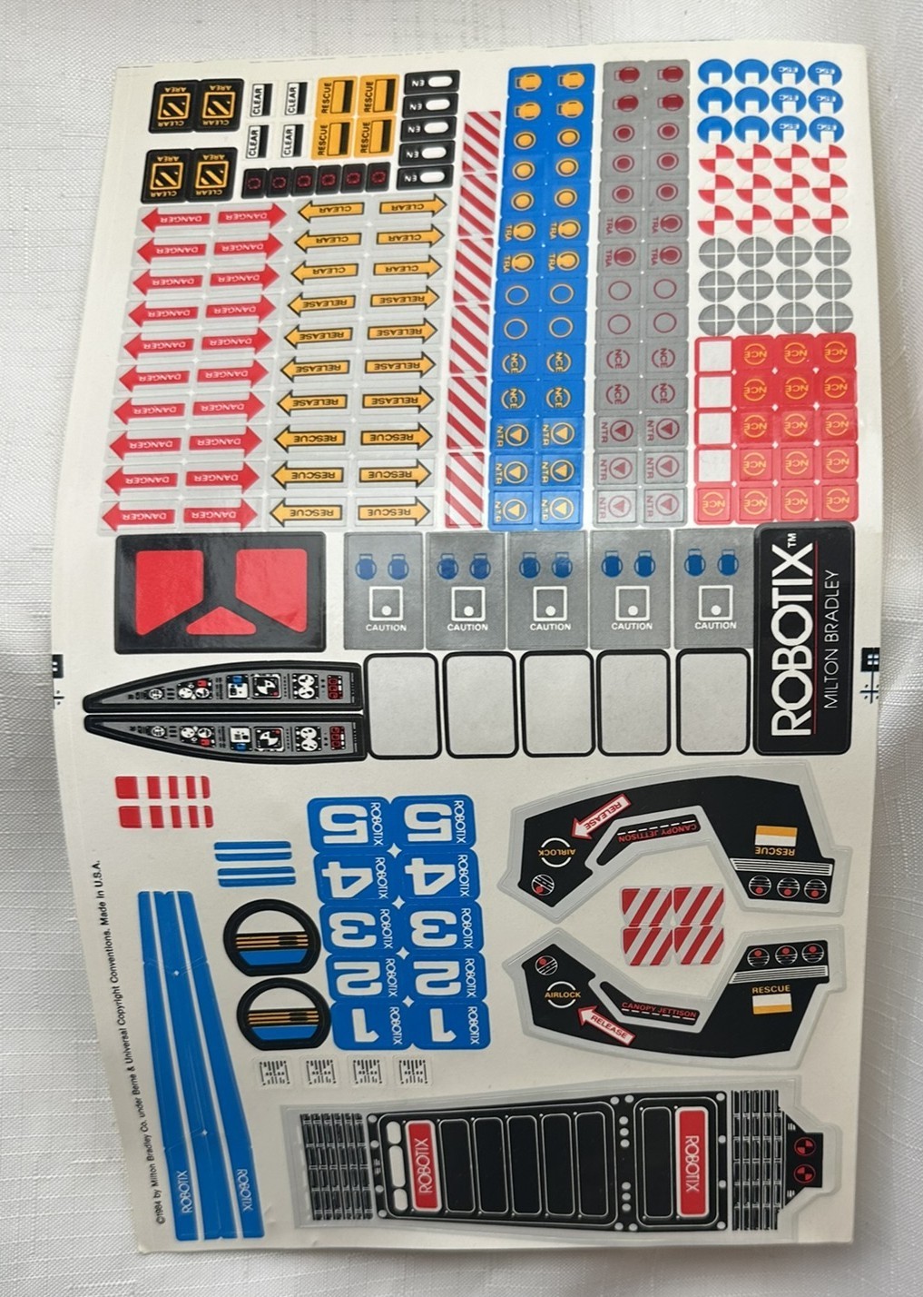 1985 Robotix R-2000 by Milton Bradley Complete Barely Used FREE SHIPPING