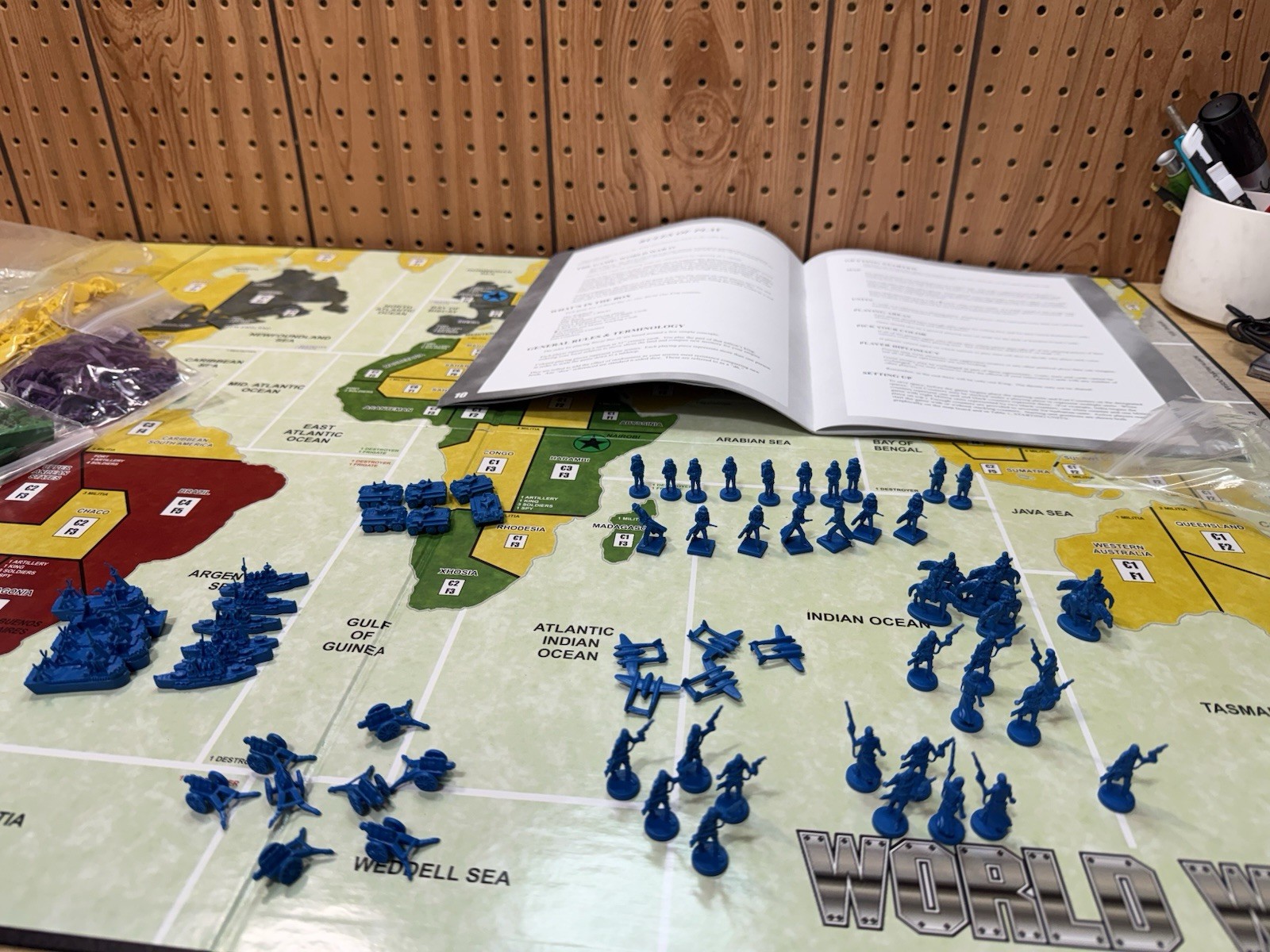 Ziggurat – WORLD WAR IV – One World, One King – Miniatures 2009 Hunley No Dice