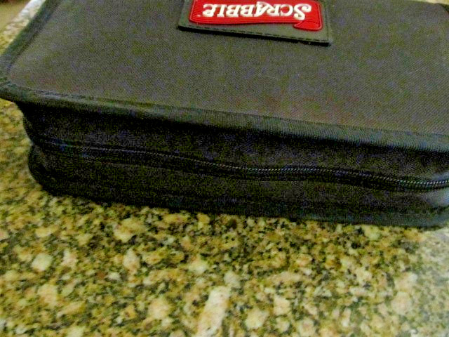 “Scrabble Travel Folio” Carrying Case Edition 2001 Hasbro Deluxe Zippered Case