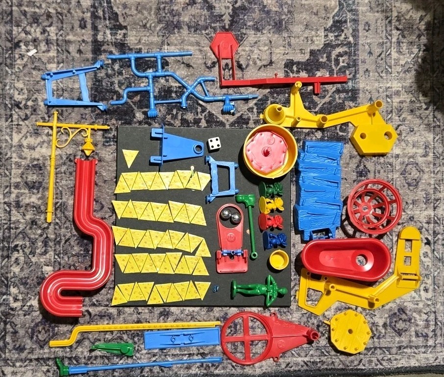 Hasbro Mouse Trap Board Game Milton Bradley 2005 Version EUC Barely Used