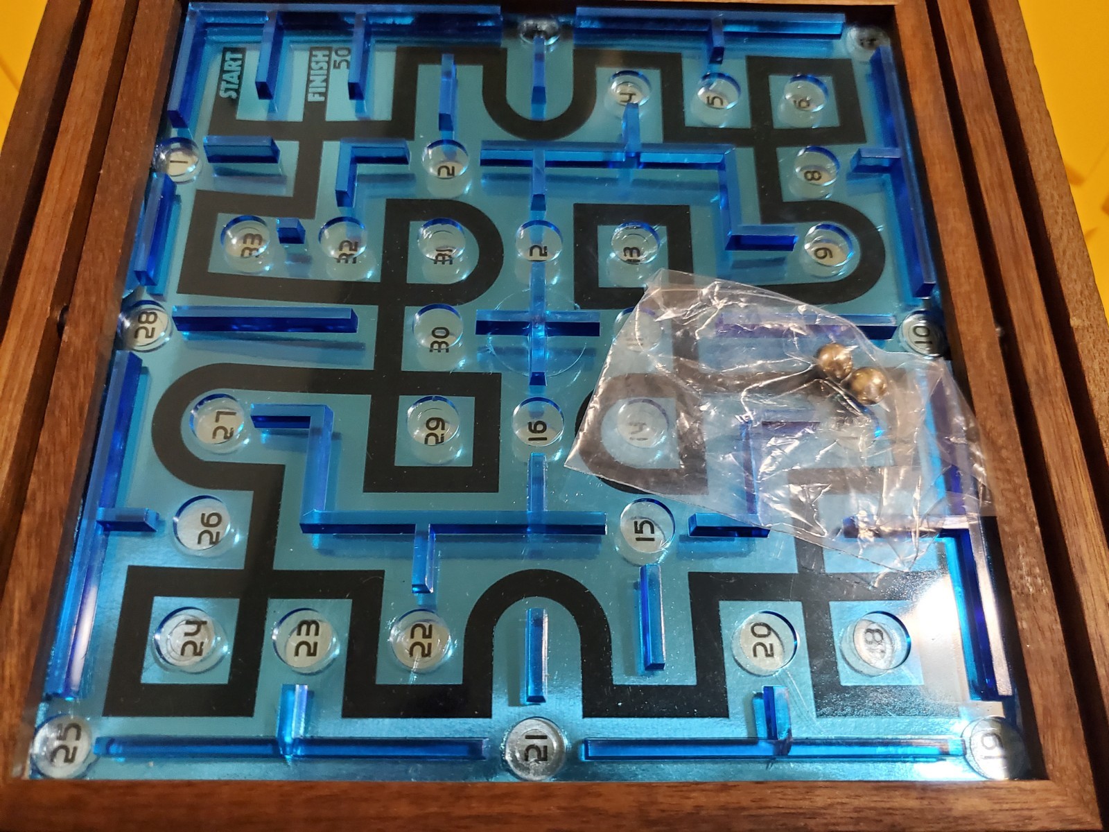 Rare old 1975 Marble Labyrinth II Wood Tilt Maze Knob Game from Mag-nif