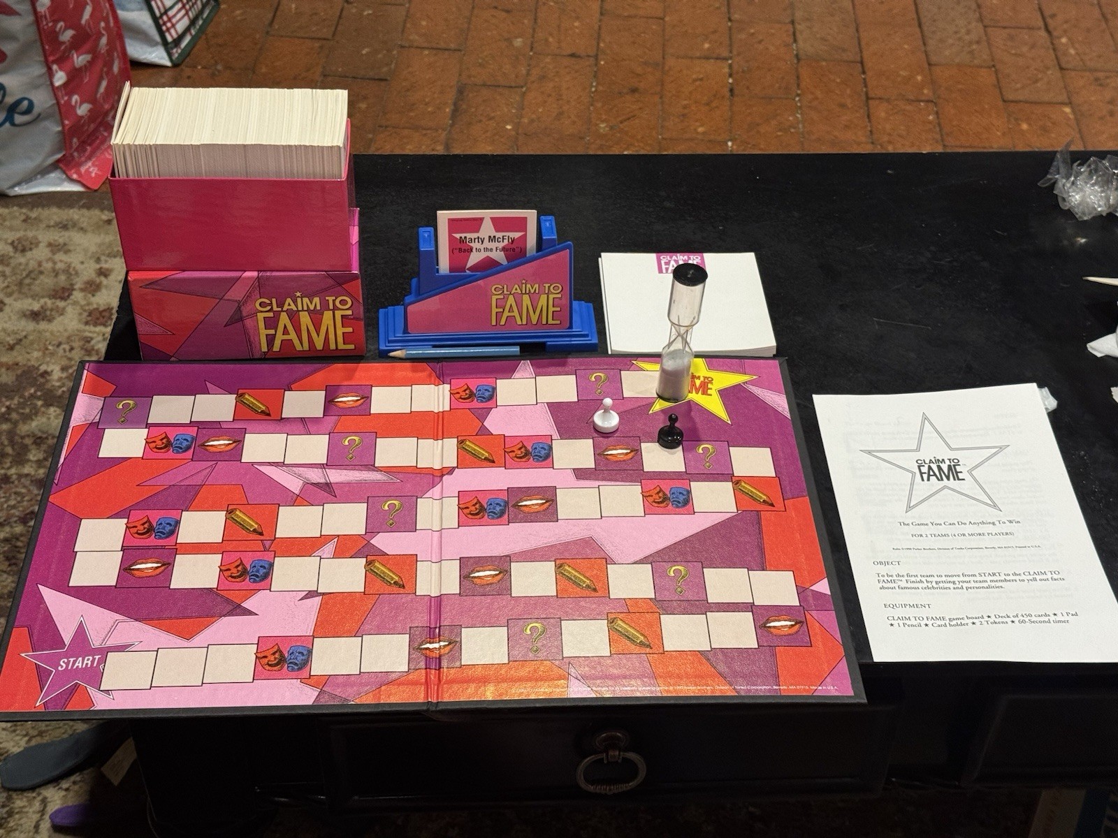 Claim To fame game parker brothers Family Fun Board Game 90s Classic Games