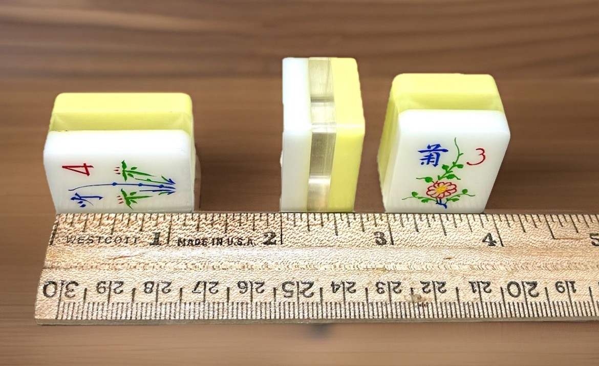 Vtg 60s Triple Layer Yellow Lucite Mahjong Set 148 Hand Carved & Painted Tiles