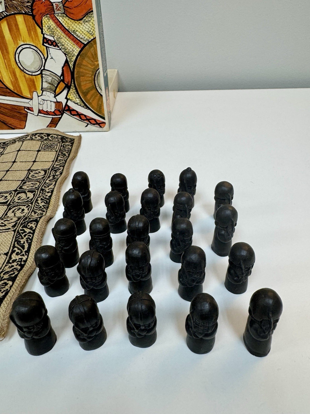 HNEFATAFL – The VIKING GAME 1981 by History Craft Made In England 100% Complete