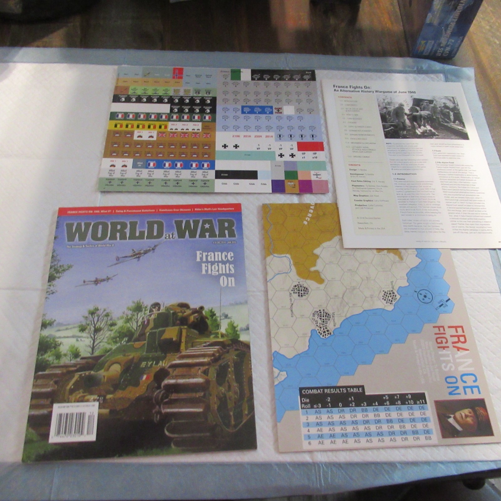 VINTAGE WORLD AT WAR MAGAZINE UNPUNCHED GAME #39 FRANCE FIGHTS ON