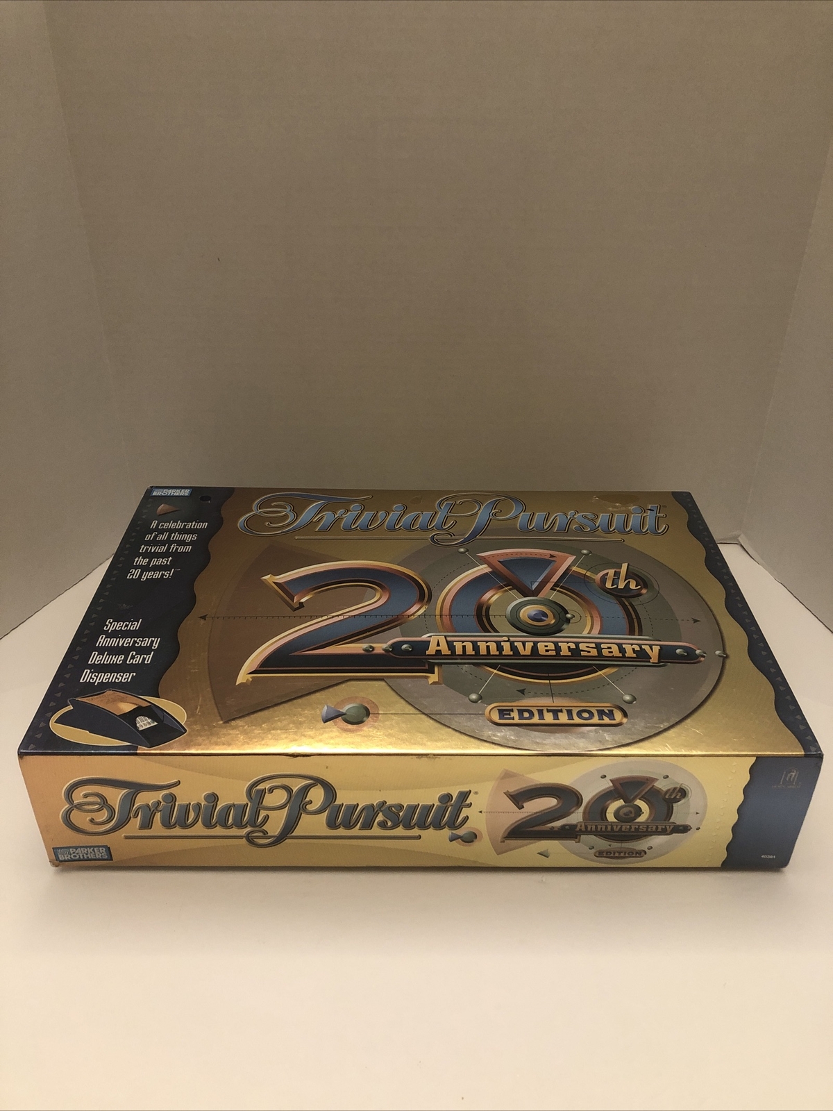 TRIVIAL PURSUIT 20TH ANNIVERSARY Edition Family Board Trivia Game~New & Sealed