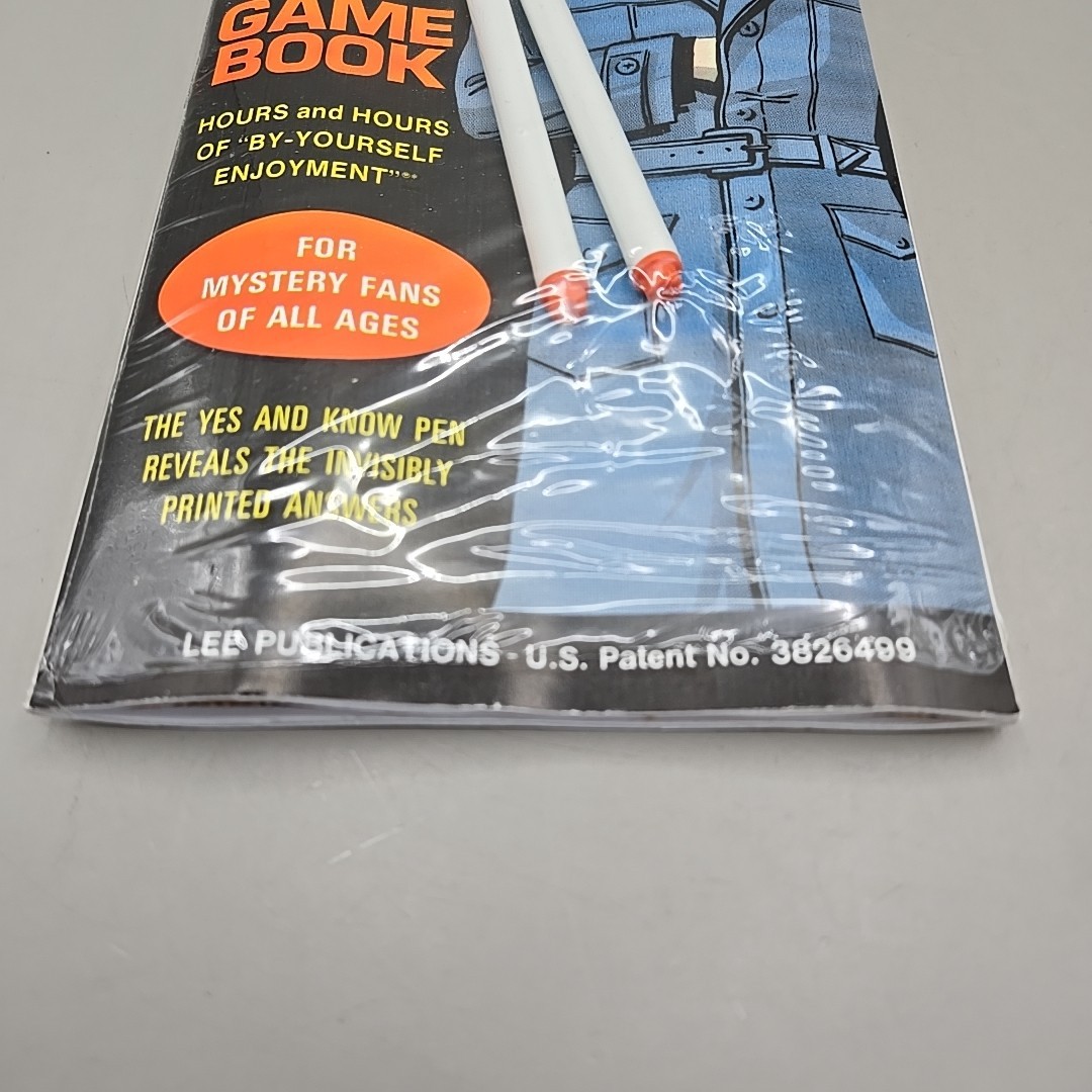 NEW Vintage Mr. Mystery Yes & Know Secret Agent Spy Book Invisible Ink Game Book