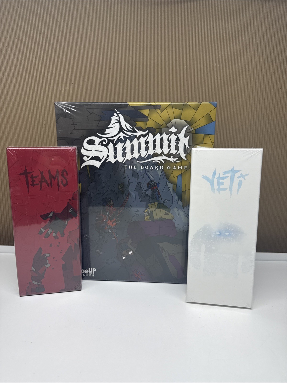 InsideUp Summit Board Game with Teams and Yeti Expansions – New Sealed!