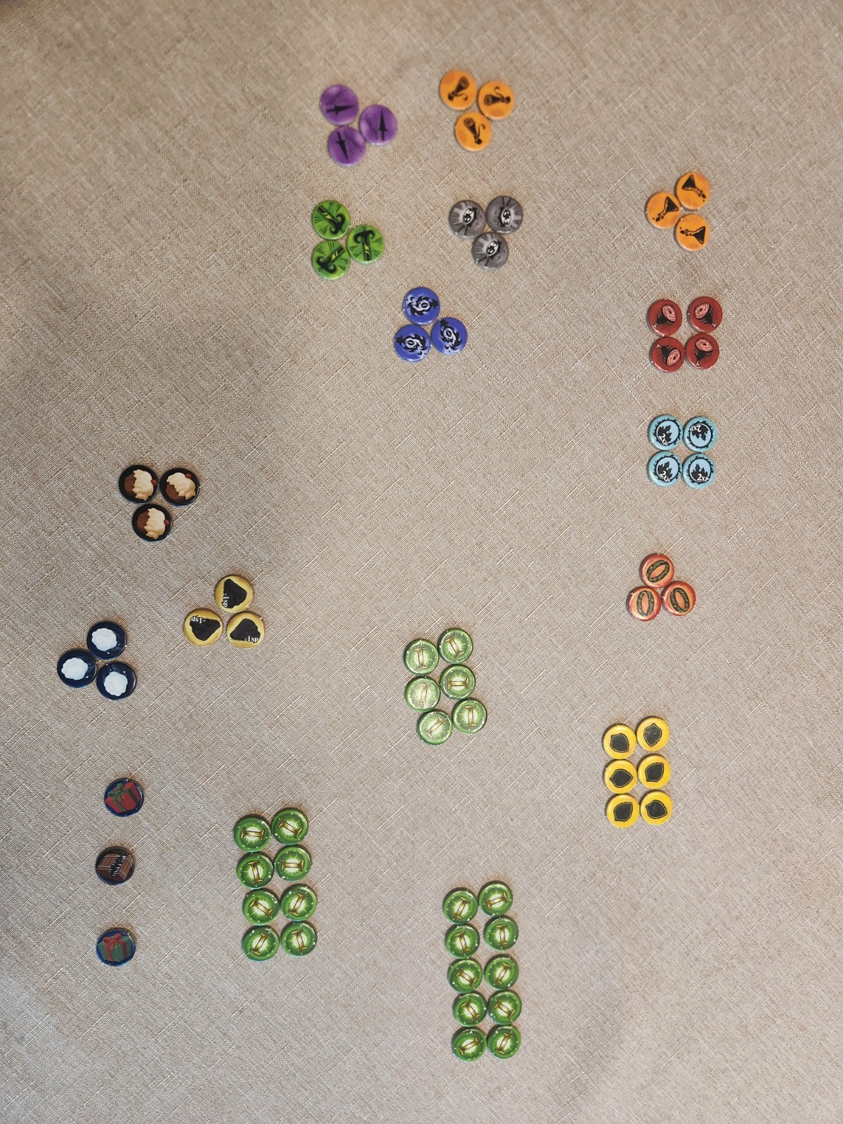 Dungeon Roll Dice Game with Winter Heroes Promo Pack TMG 2013 (1 Token Missing)
