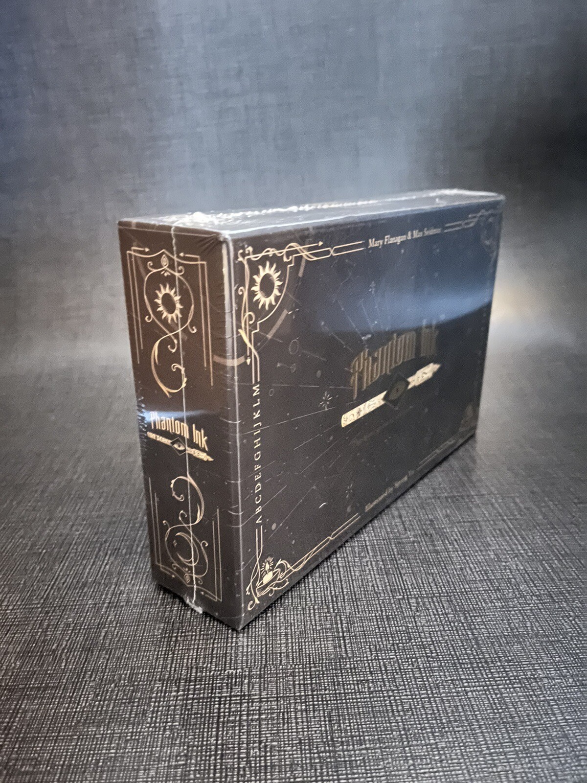 Phantom Ink – A Team-Based Deduction Race Game For 4-8 Players