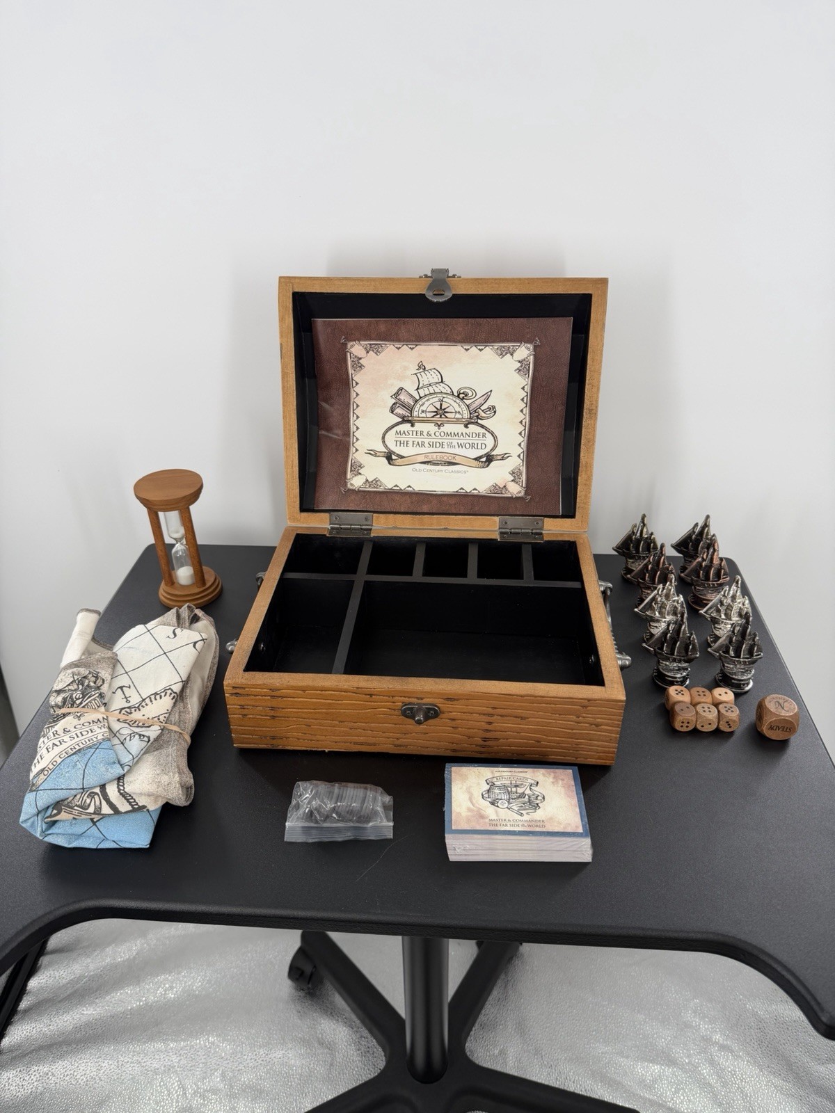 Front Porch Classics Master & Commander Wood Chest Board Game Old Century Editio