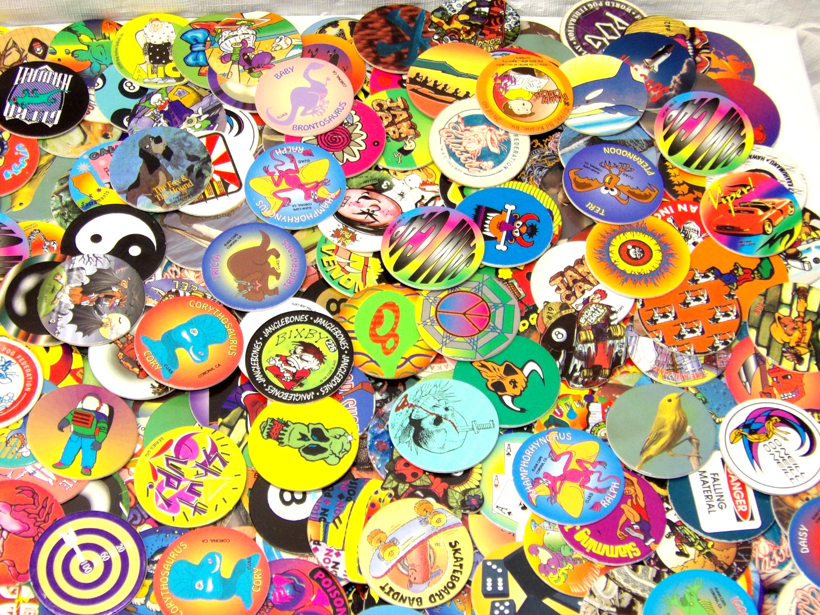Pogs!!• 100 Pogs & 2 Plastic Slammers!• FREE SHIPPING!• See Pics & Description!•