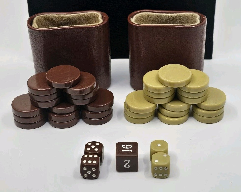 Vintage Light Brown & Cream Backgammon Game Pieces 1 3/8″ With Dice 39 Piece Lot