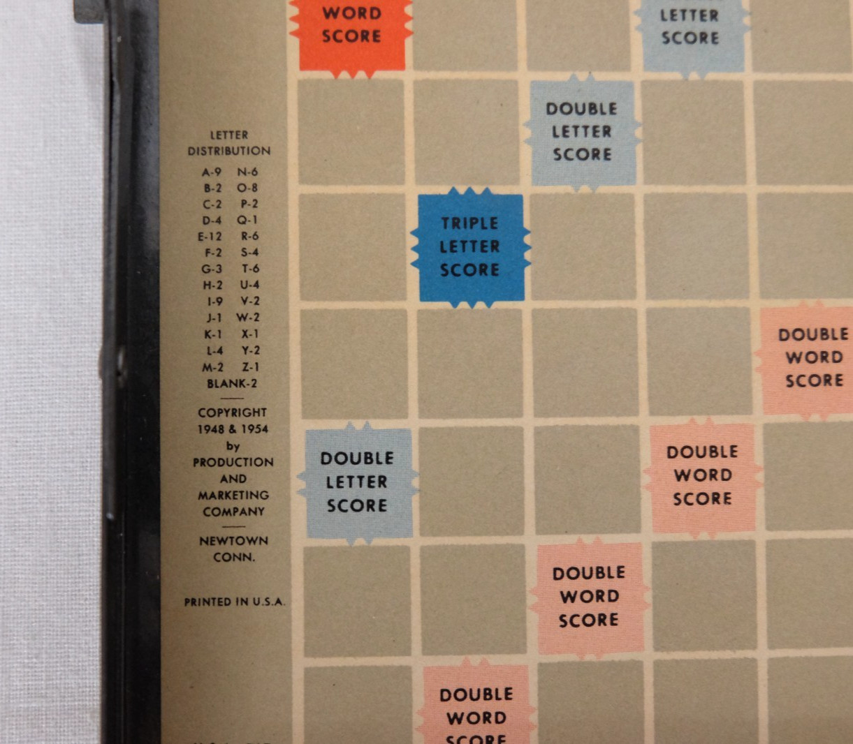 SCRABBLE Vintage 1950s Magnetic Travel Metal Case w/ “Book” Carrier – Complete