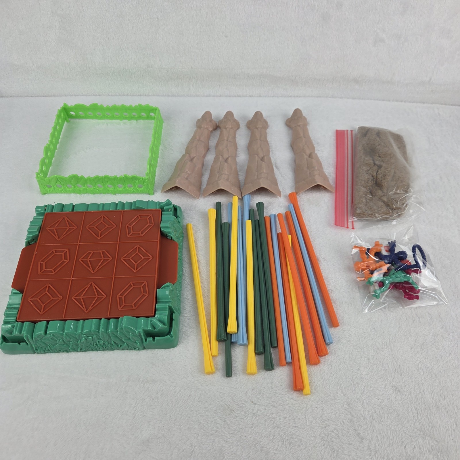 Sink N’ Sand Board Game with Kinetic Sand By Spin Master Games Complete READ