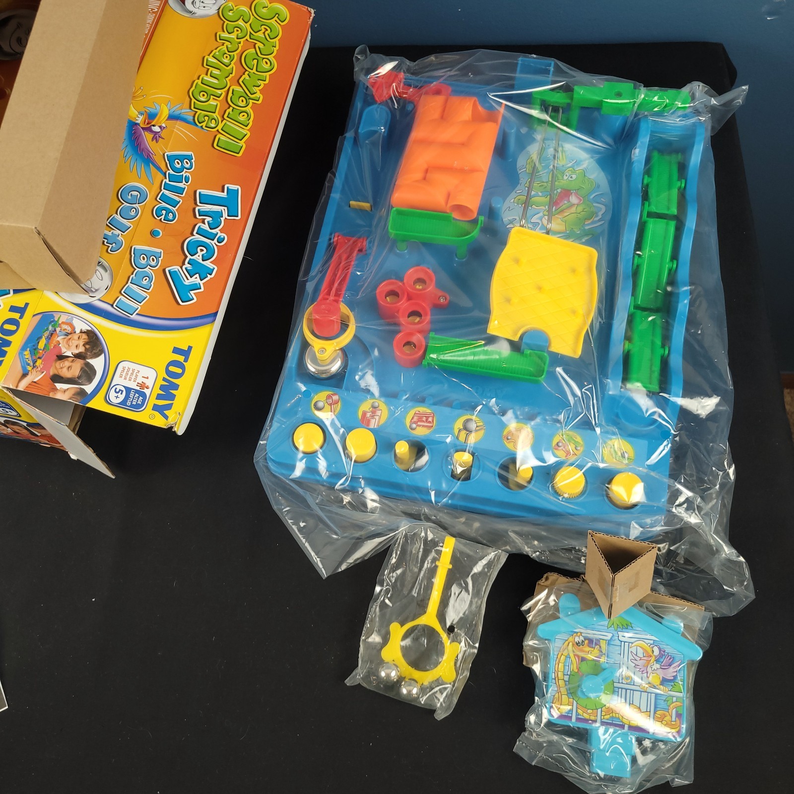 TOMY Screwball Scramble/Tricky Bille Classic Retro Action Board Game OPEN BOX