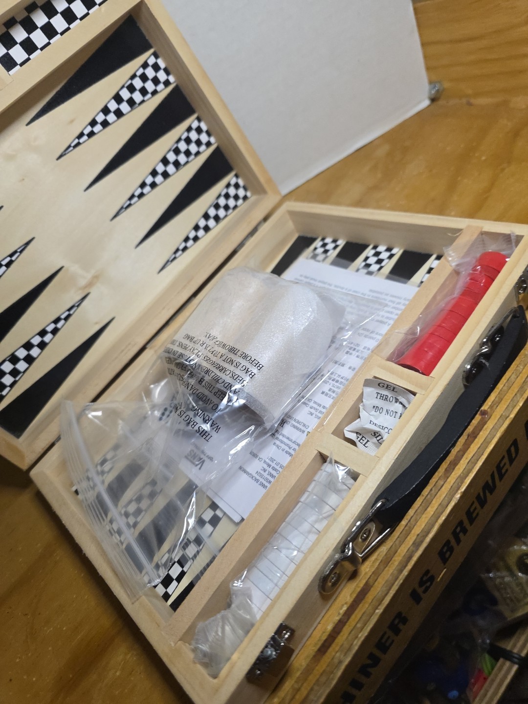 Van’s Off The Wall Promotional backgammon Set In A Wooden Travel Case GAME
