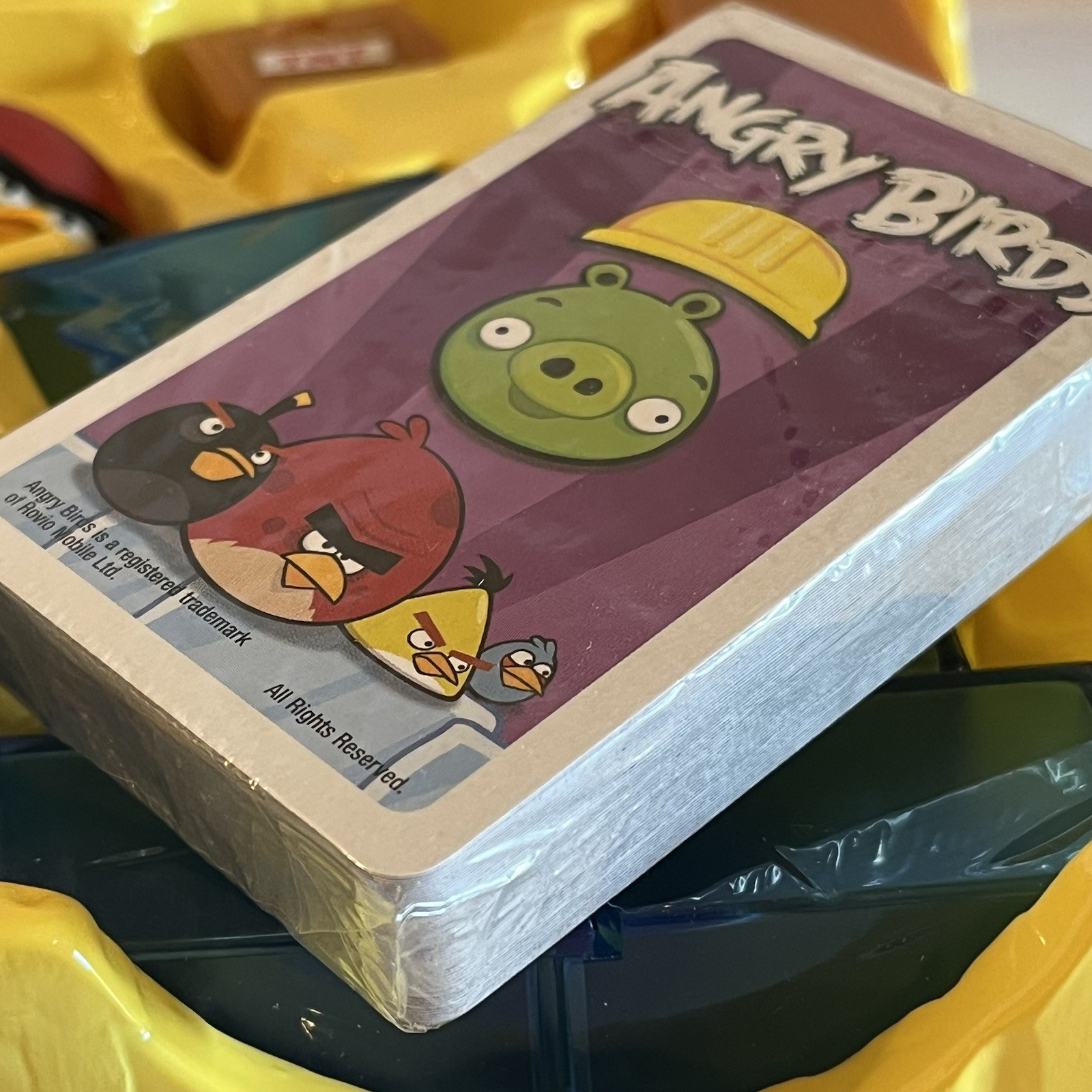 ANGRY BIRDS ON THIN ICE Slingshot Launch Action Game Toy Set Mattel ’11 Open Box