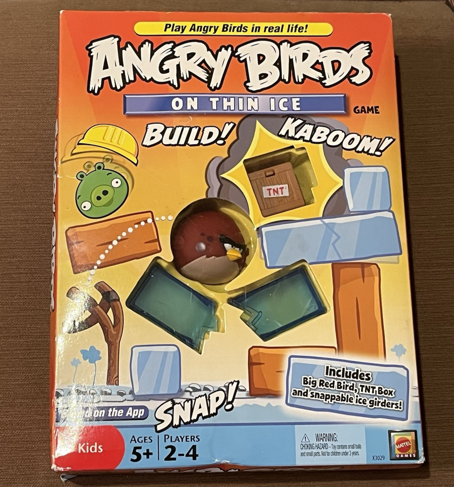 ANGRY BIRDS ON THIN ICE Slingshot Launch Action Game Toy Set Mattel ’11 Open Box