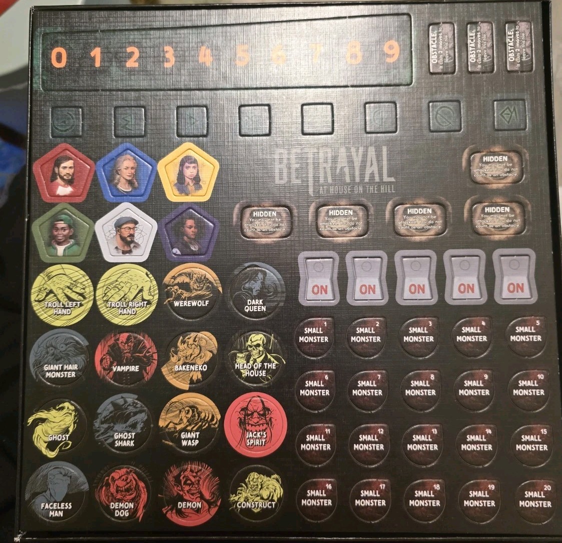 Hasbro Gaming Betrayal at The House on The Hill 3rd Edition. COMPLETE!!!