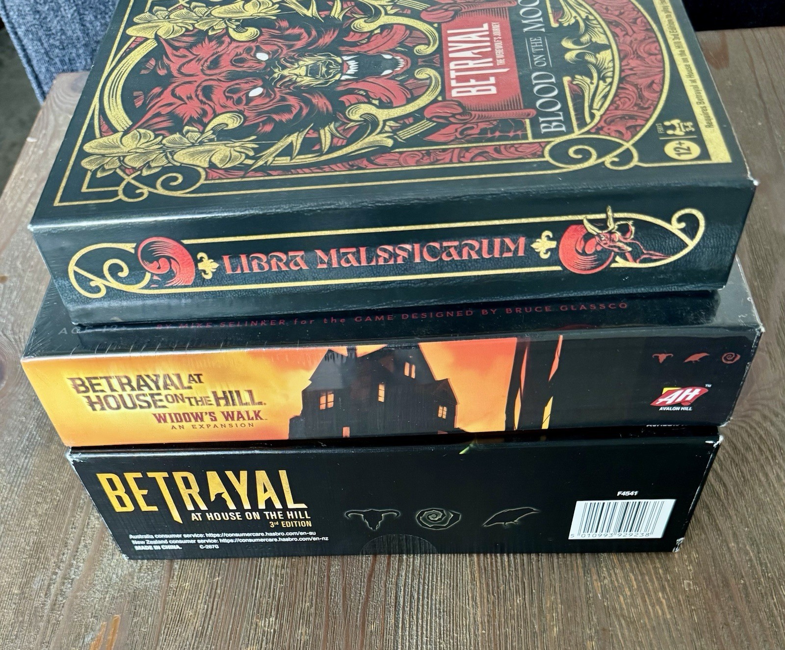 Betrayal at House on the Hill 3rd Ed w/Blood on the Moon & Widow’s Walk Exp Lot